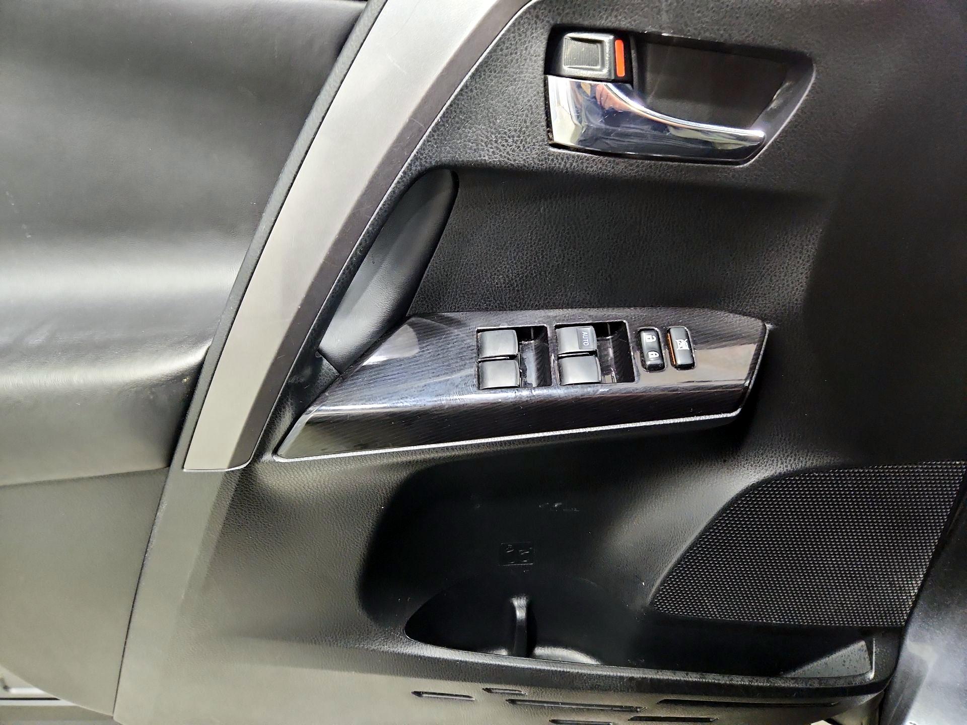 Thumbnail: 2016 Toyota RAV4 - 12