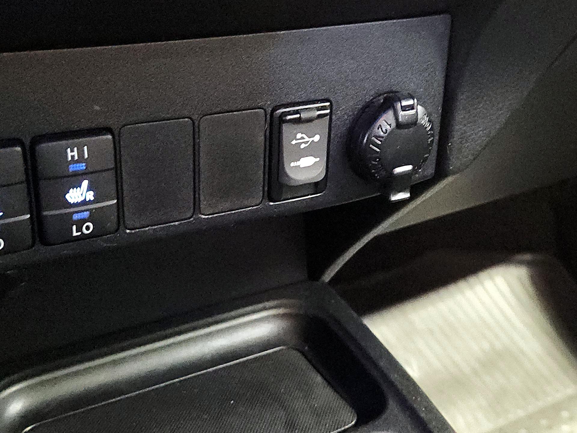 Thumbnail: 2016 Toyota RAV4 - 18