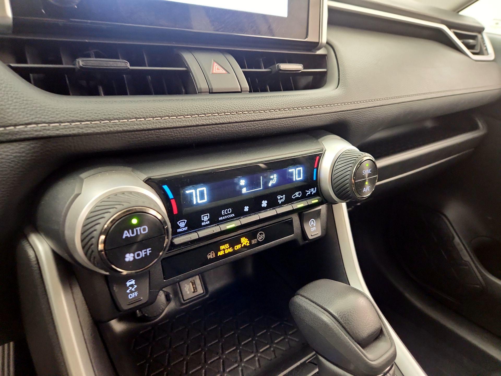 Thumbnail: 2024 Toyota RAV4 - 17