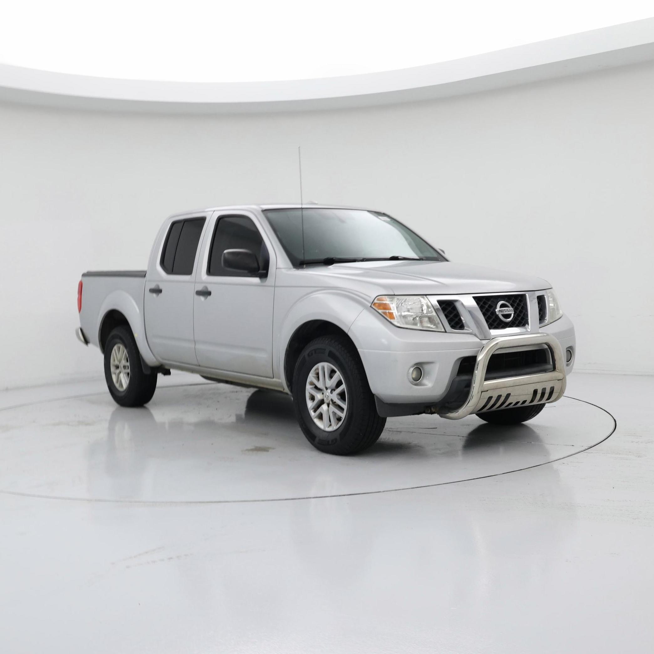 Silver 2016 Nissan Frontier SV Crew Cab Pickup Truck 4X2 Automatic