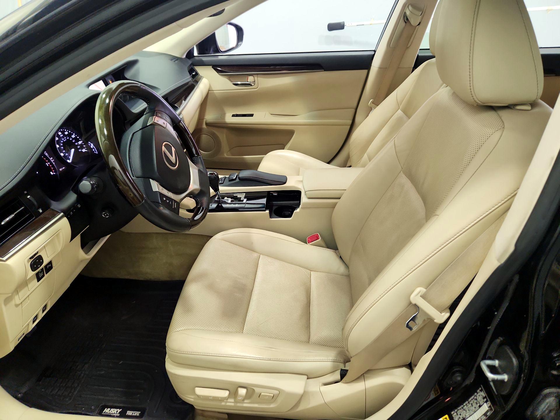 Thumbnail: 2014 Lexus ES - 11