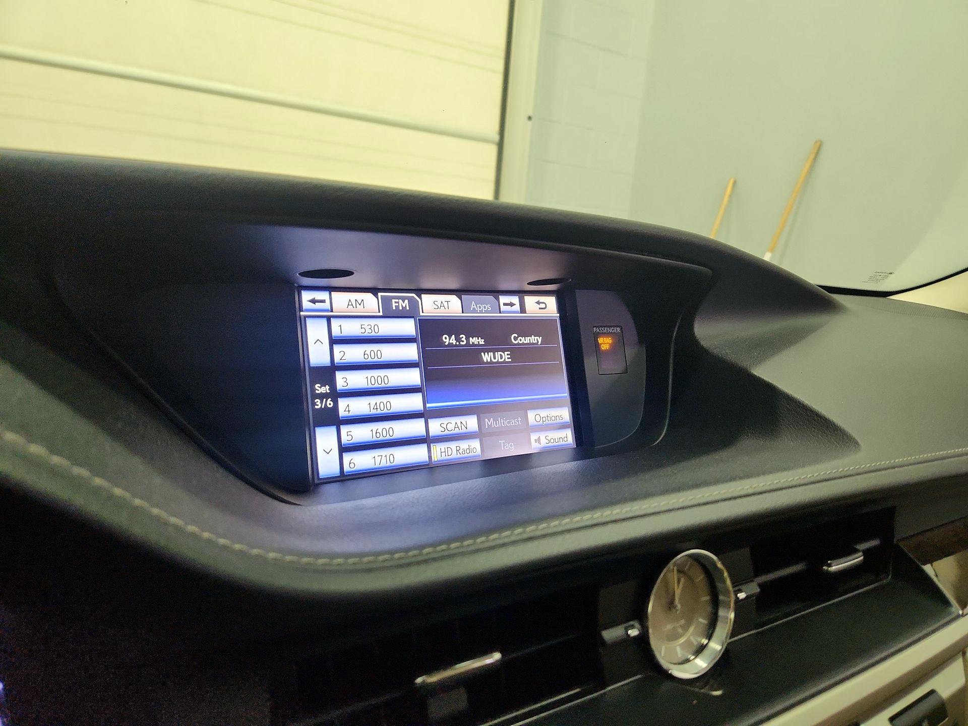 Thumbnail: 2014 Lexus ES - 16