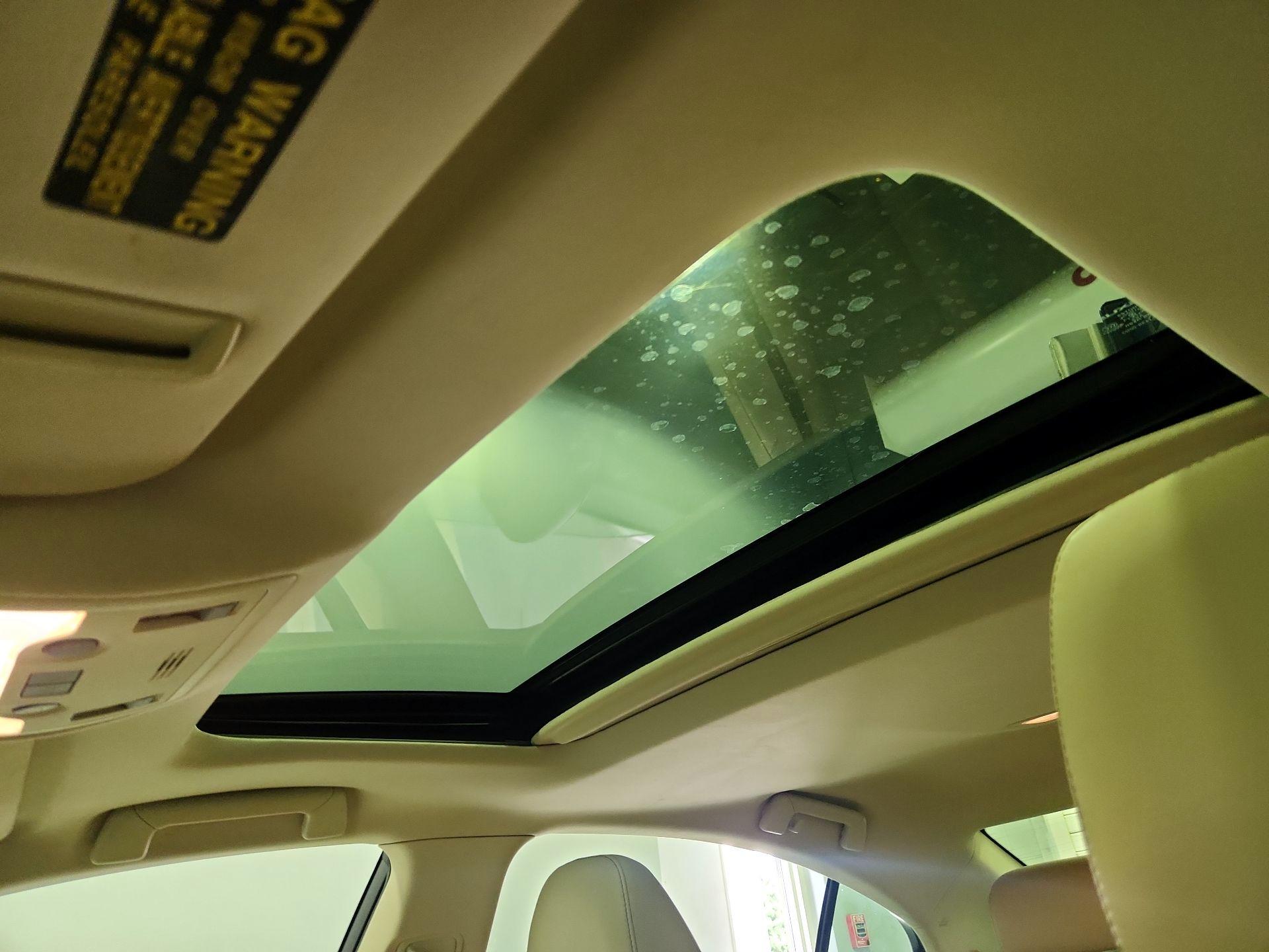 Thumbnail: 2014 Lexus ES - 20