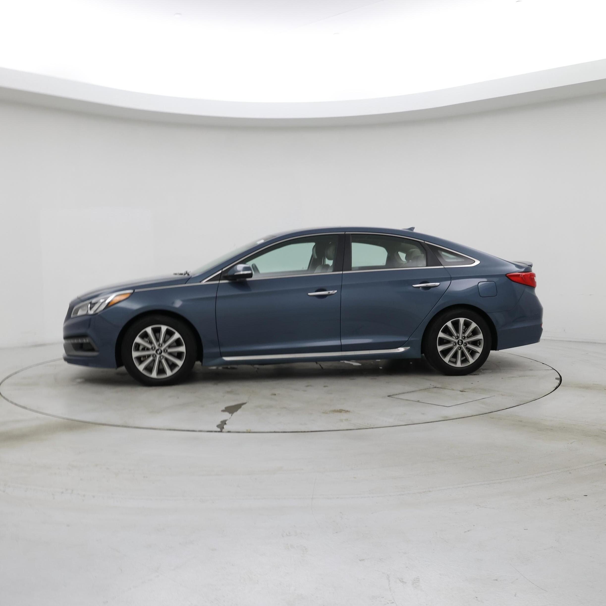 Thumbnail: 2017 Hyundai Sonata - 3