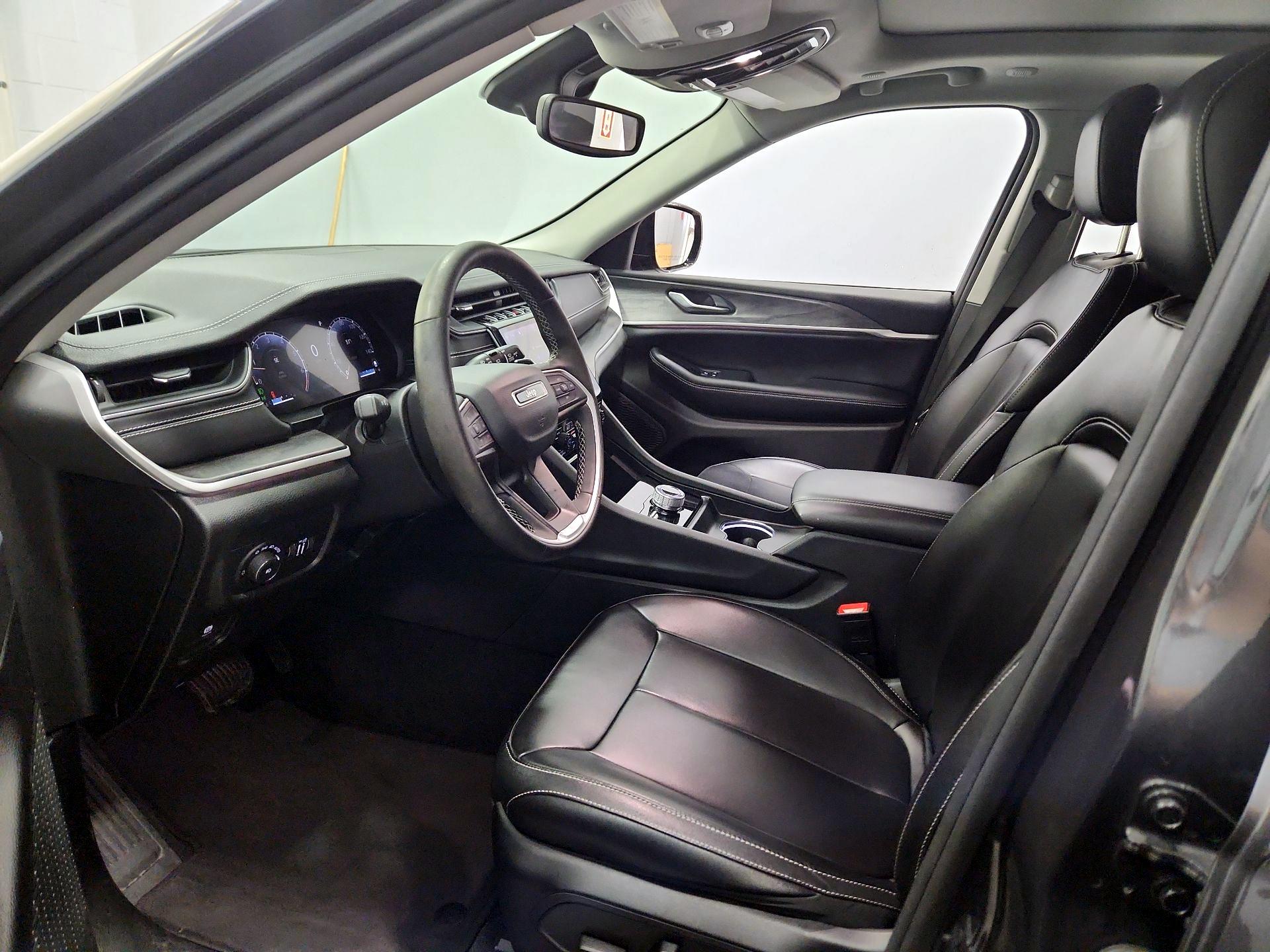 Thumbnail: 2023 Jeep Grand Cherokee - 11