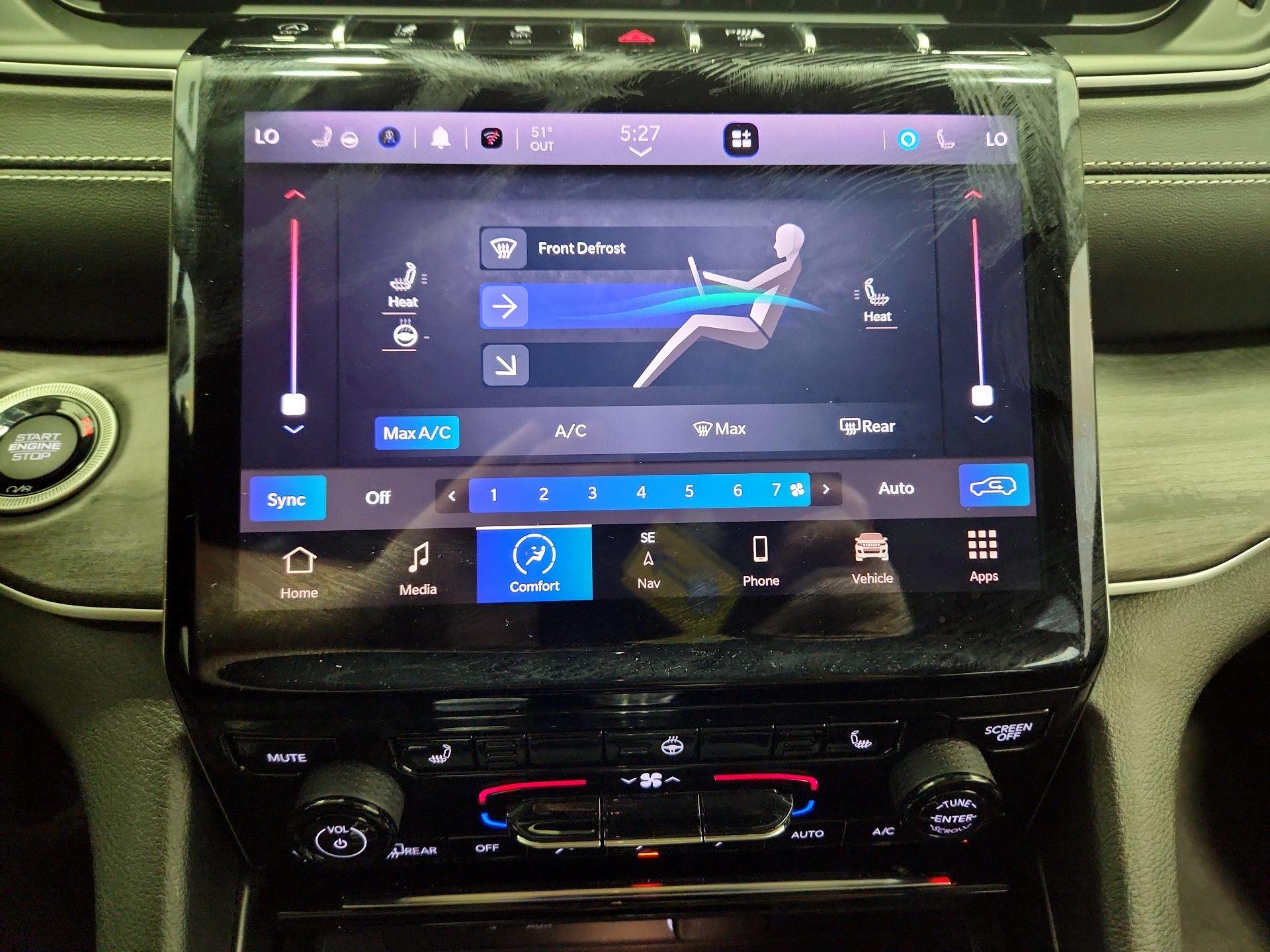 Thumbnail: 2023 Jeep Grand Cherokee - 17