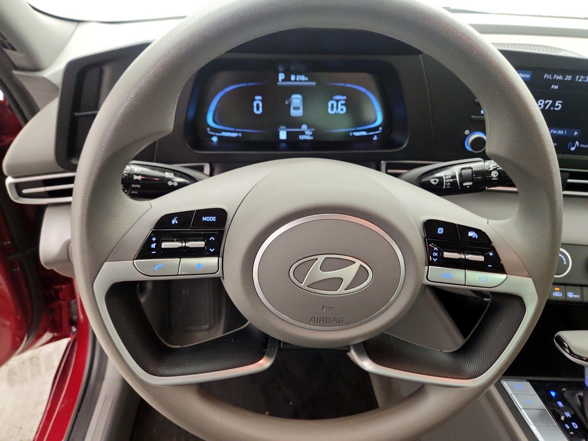 Thumbnail: 2024 Hyundai Elantra - 10