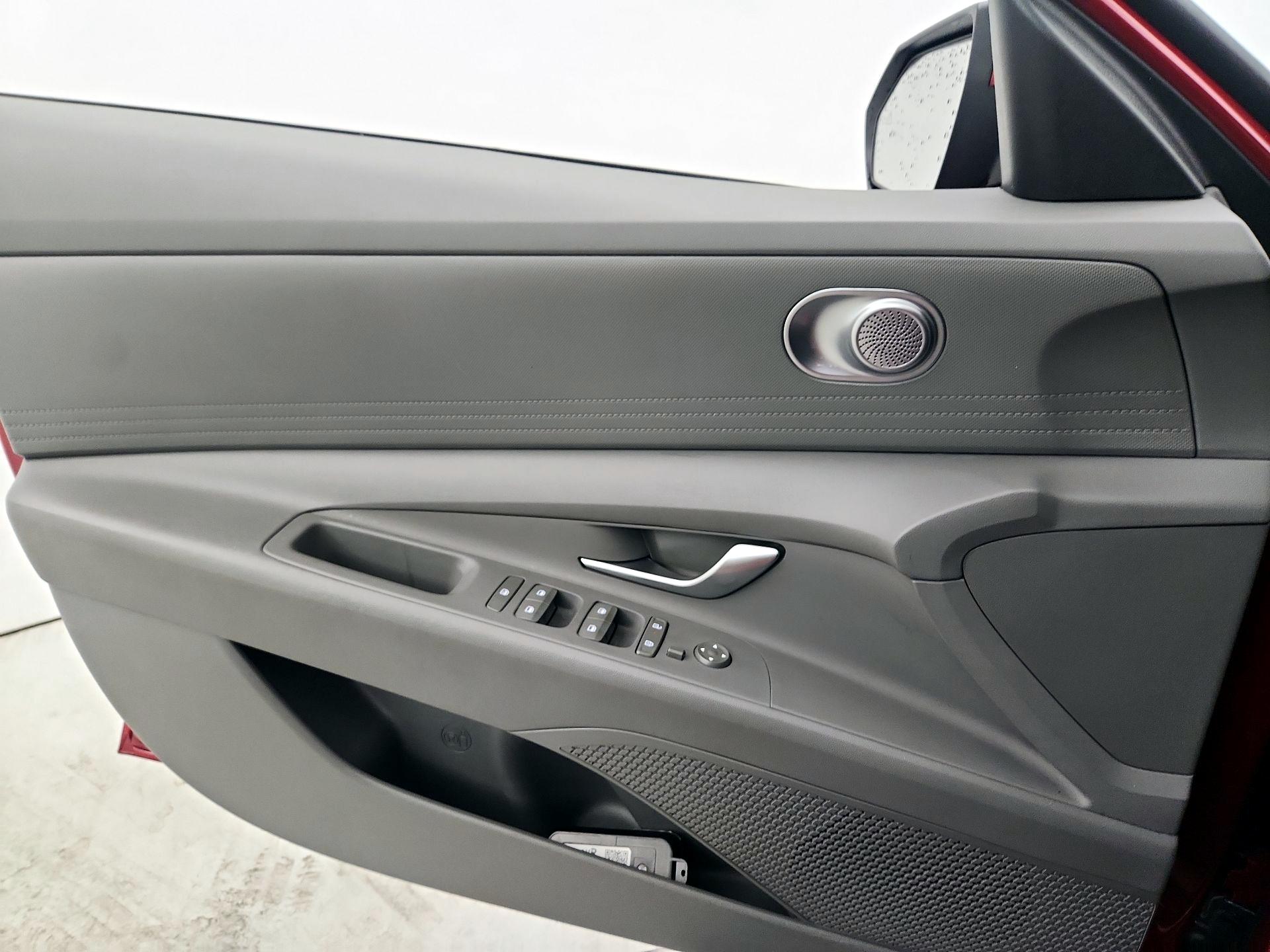 Thumbnail: 2024 Hyundai Elantra - 12