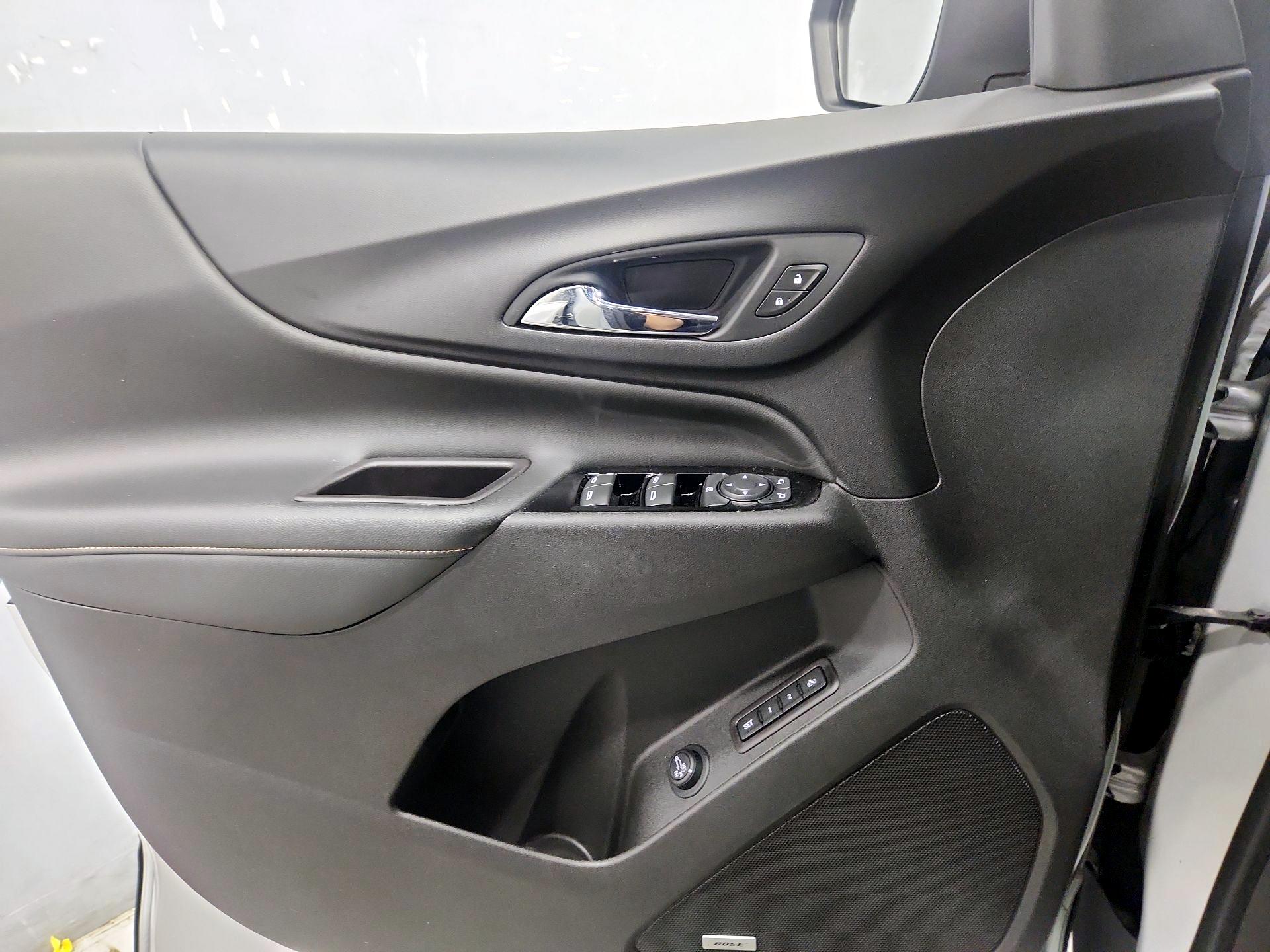 Thumbnail: 2022 Chevrolet Equinox - 12