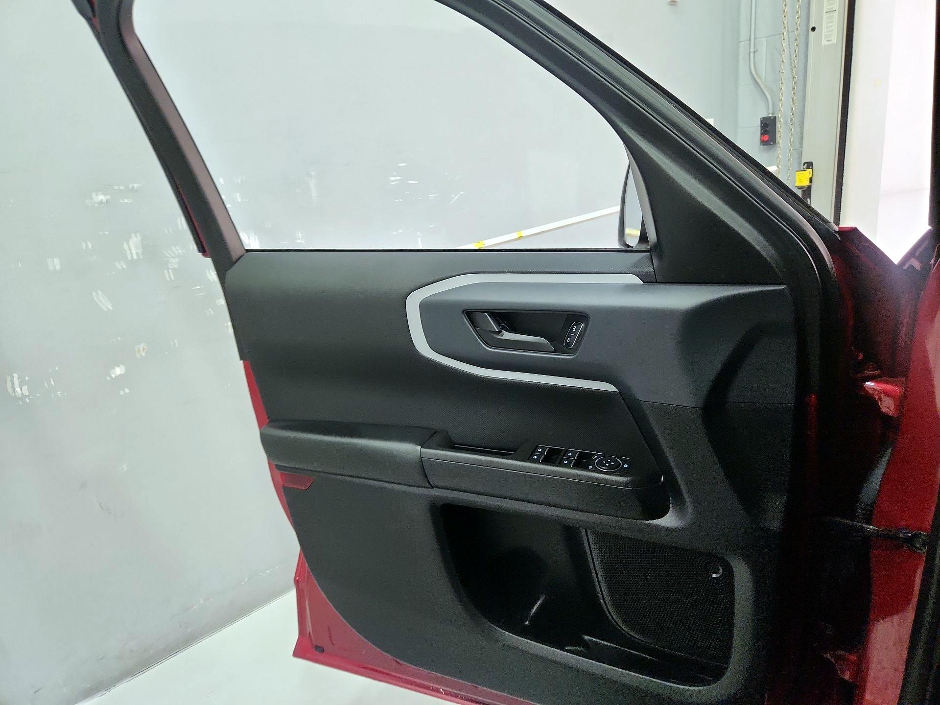 Thumbnail: 2021 Ford Bronco Sport - 12