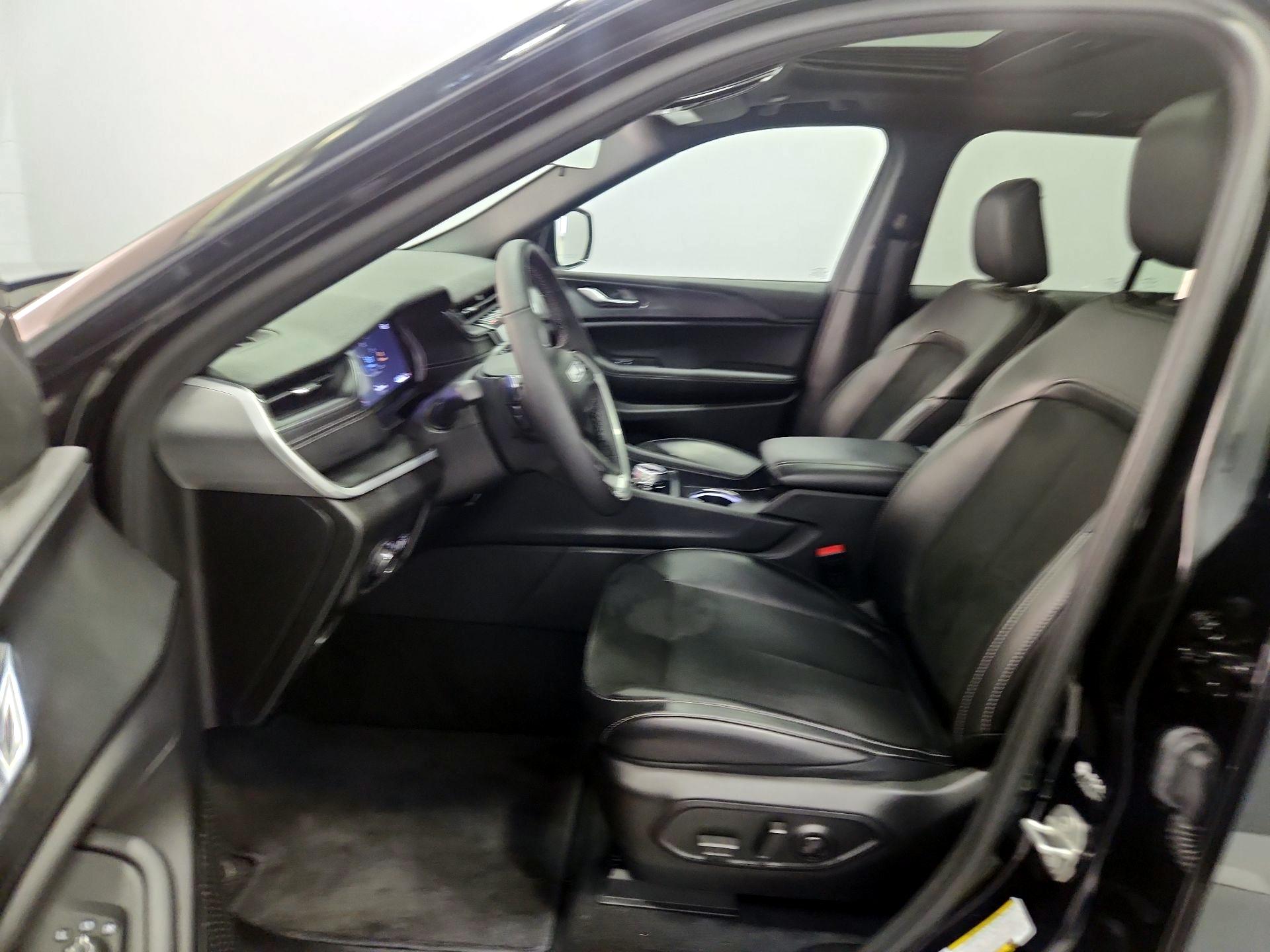 Thumbnail: 2025 Jeep Grand Cherokee - 11