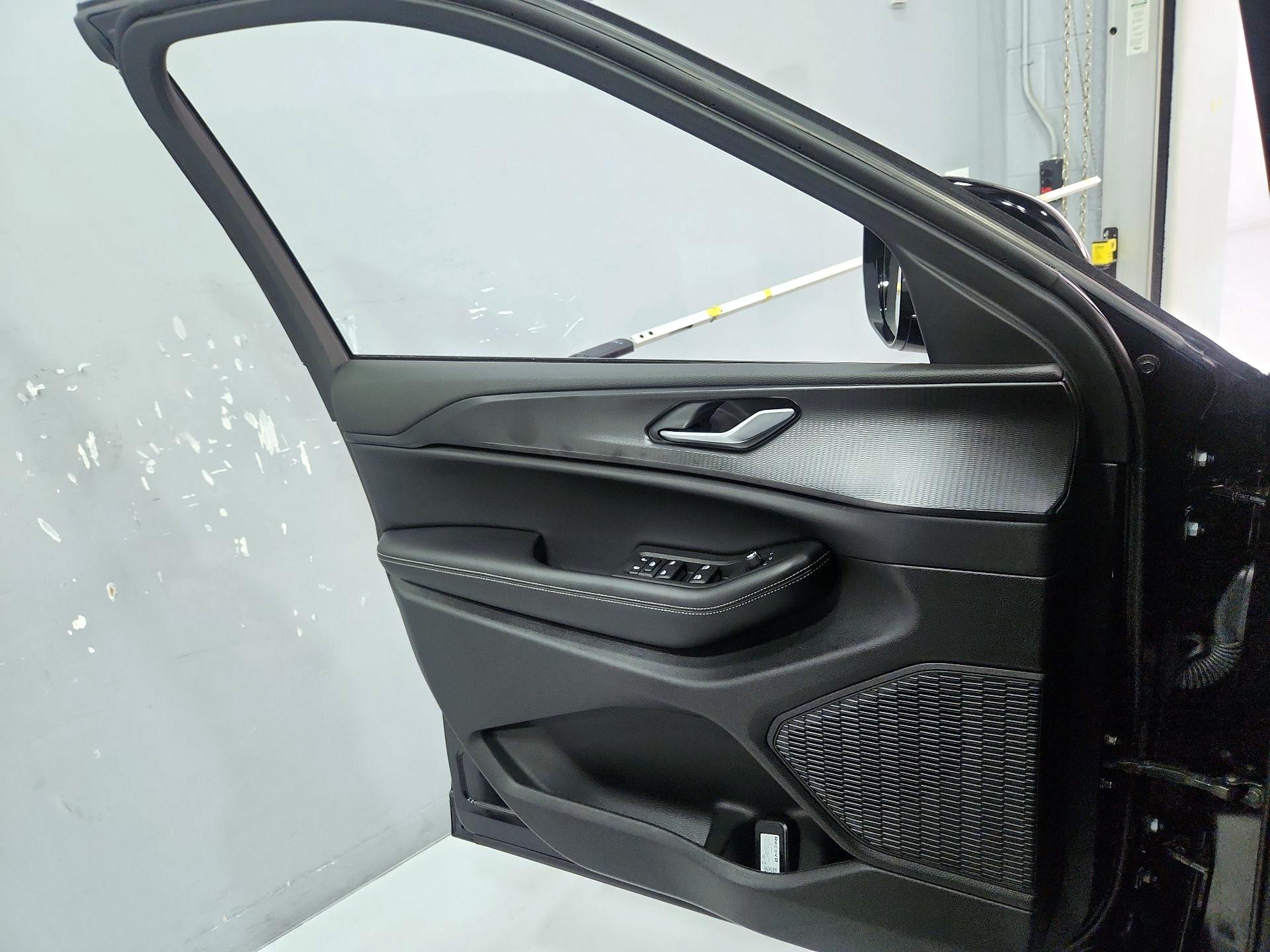 Thumbnail: 2025 Jeep Grand Cherokee - 12