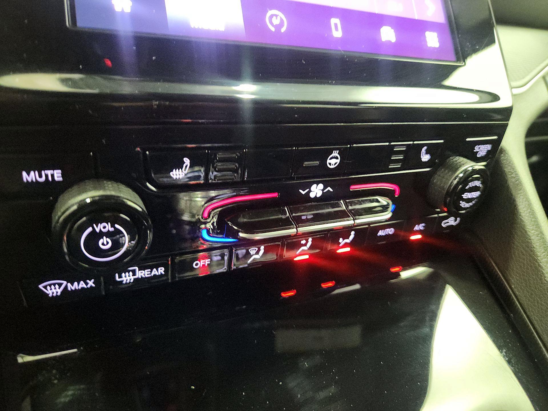 Thumbnail: 2025 Jeep Grand Cherokee - 16