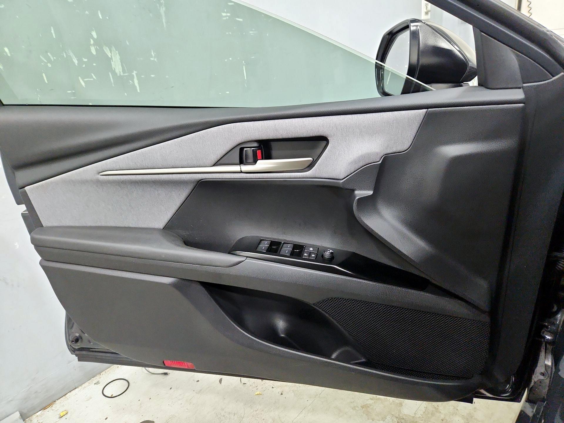 Thumbnail: 2025 Toyota Camry - 12