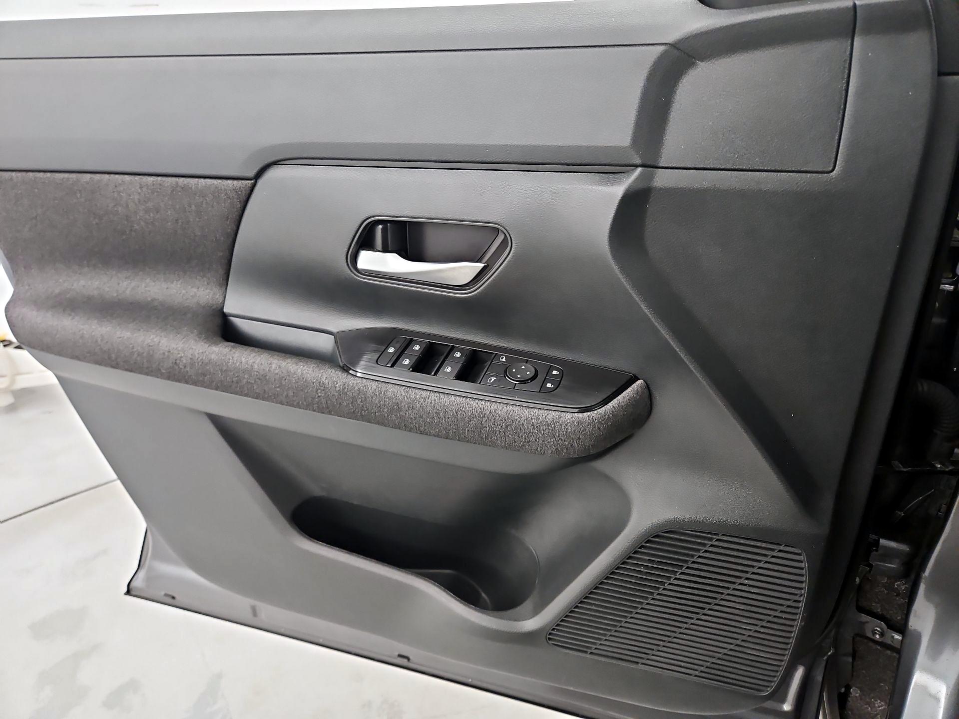 Thumbnail: 2025 Nissan Kicks - 12