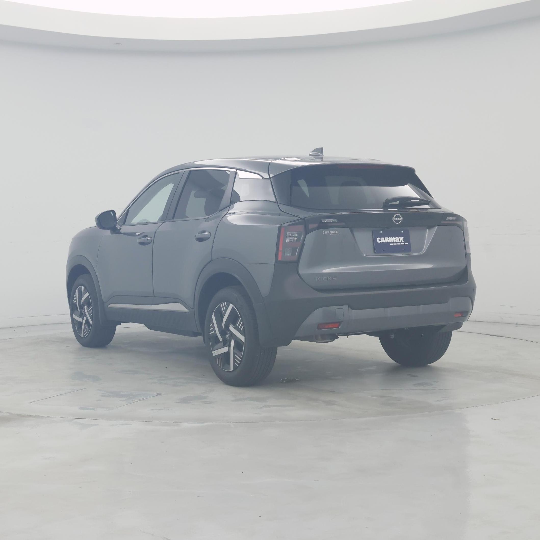 Thumbnail: 2025 Nissan Kicks - 2