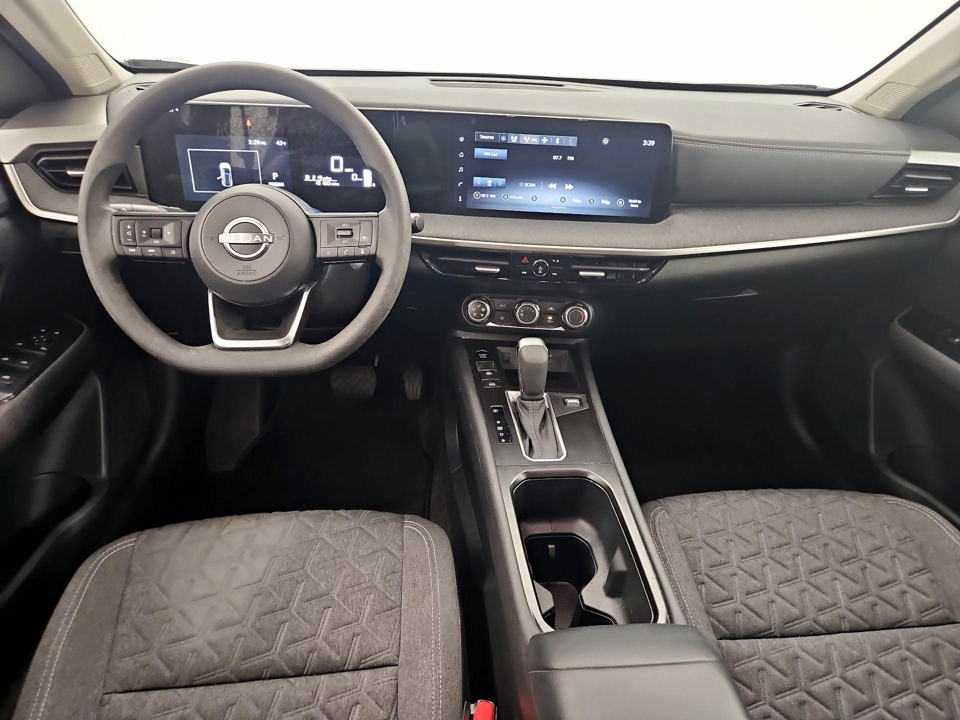 Thumbnail: 2025 Nissan Kicks - 9