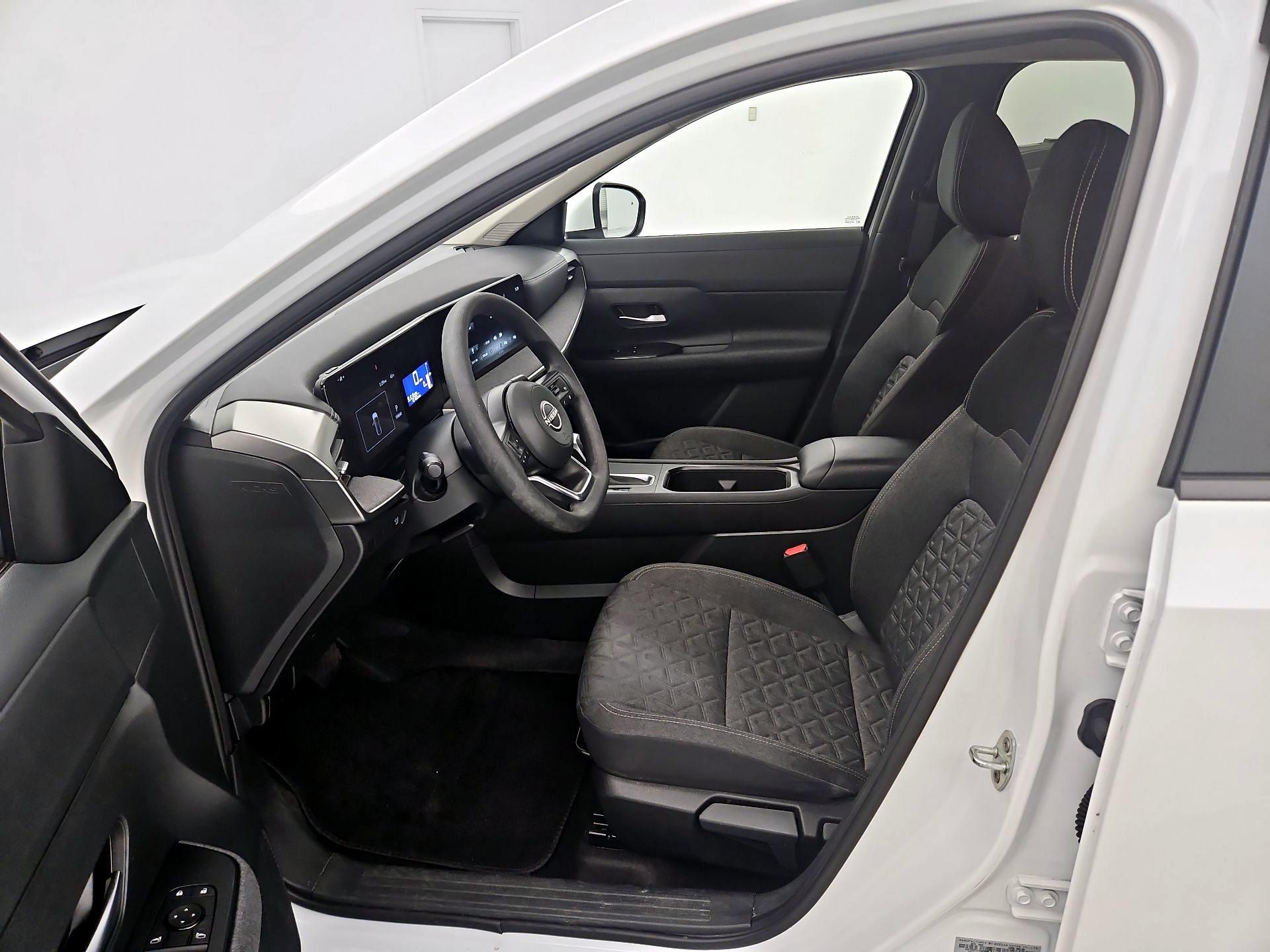 Thumbnail: 2025 Nissan Kicks - 11