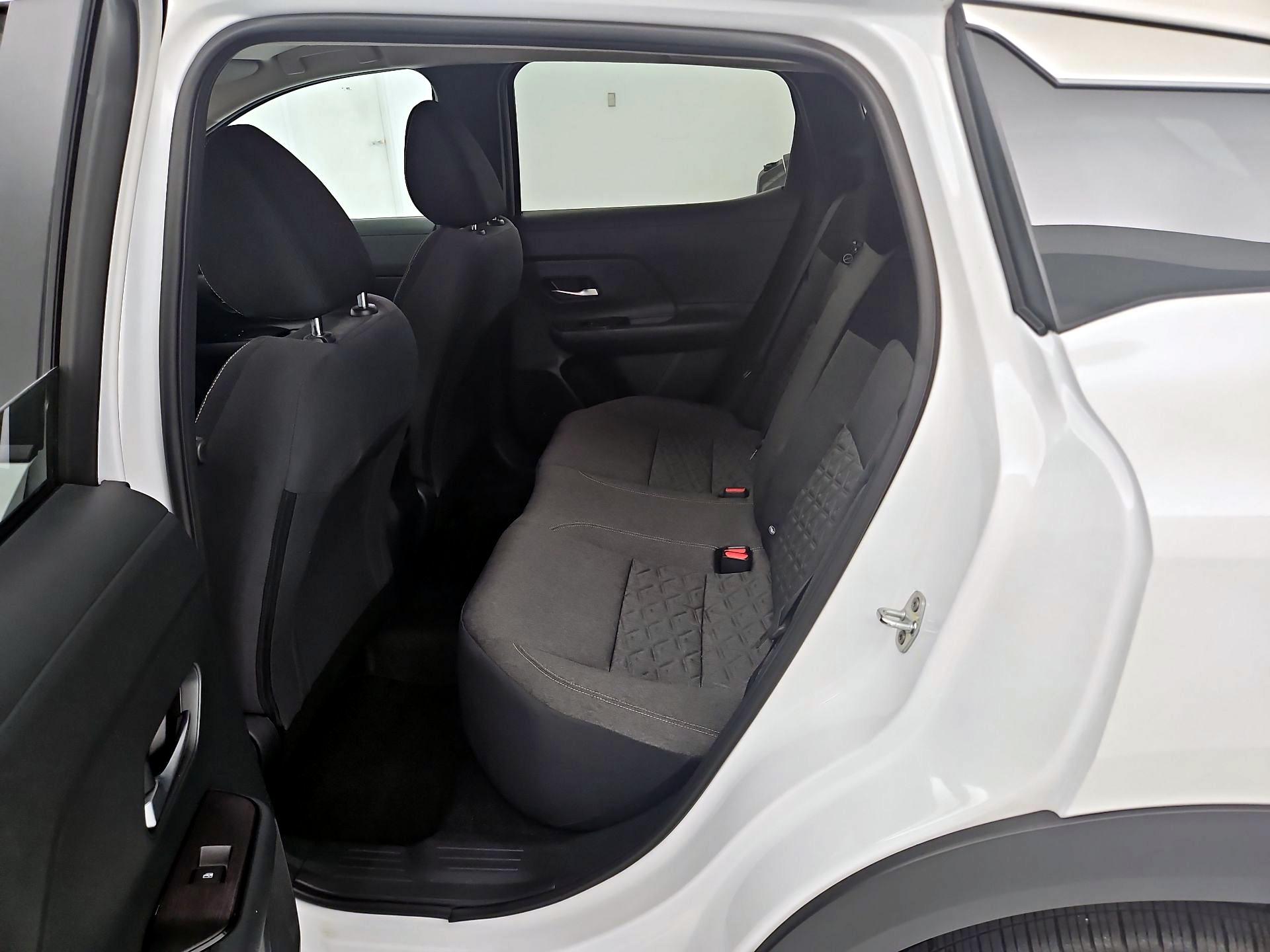 Thumbnail: 2025 Nissan Kicks - 18