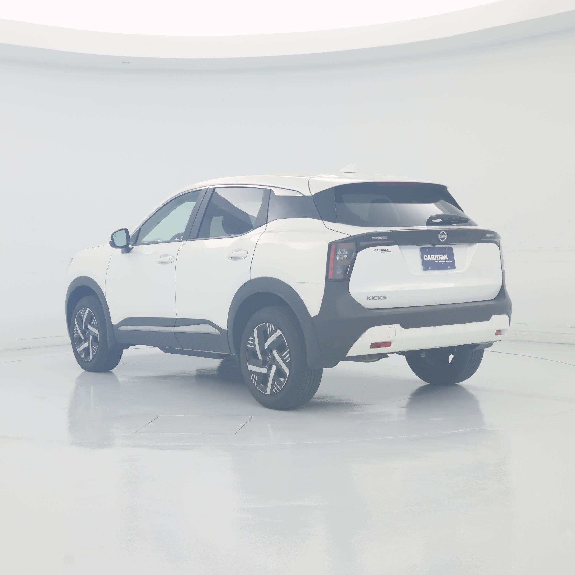 Thumbnail: 2025 Nissan Kicks - 2