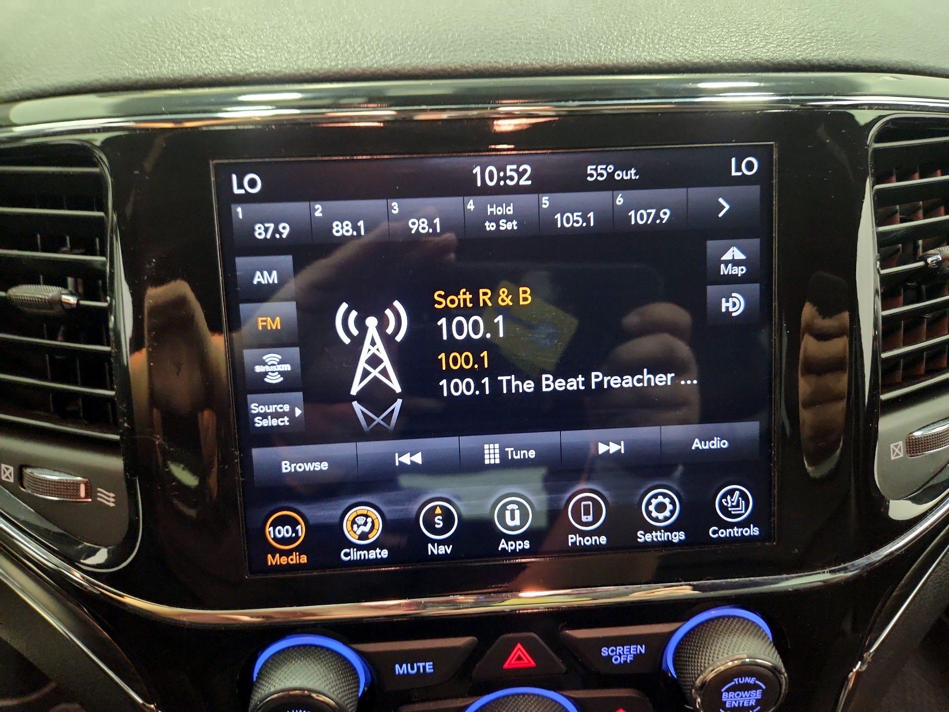 Thumbnail: 2021 Jeep Grand Cherokee - 16