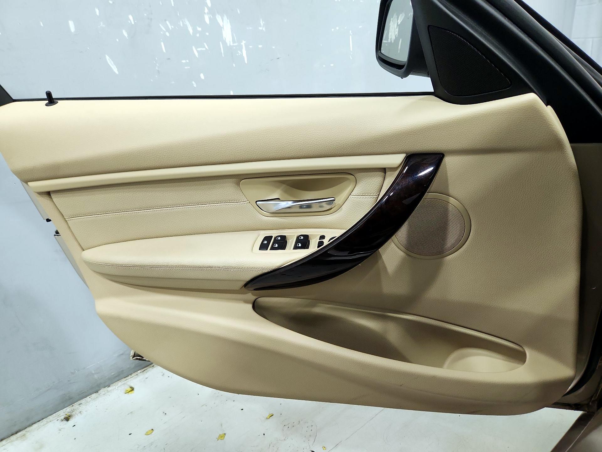 Thumbnail: 2015 BMW 3 Series - 12