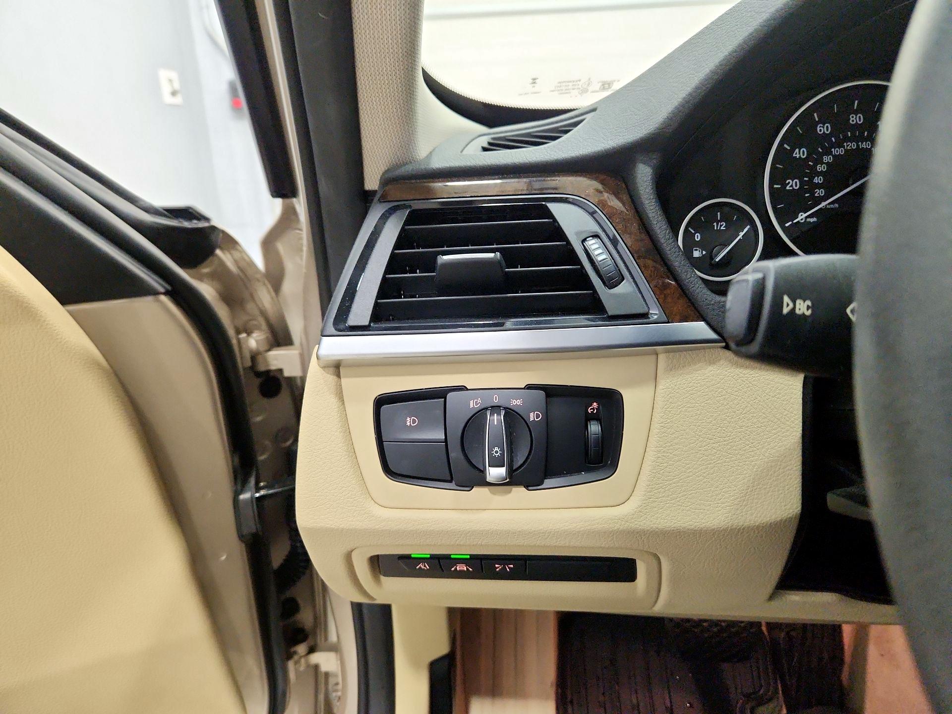 Thumbnail: 2015 BMW 3 Series - 13