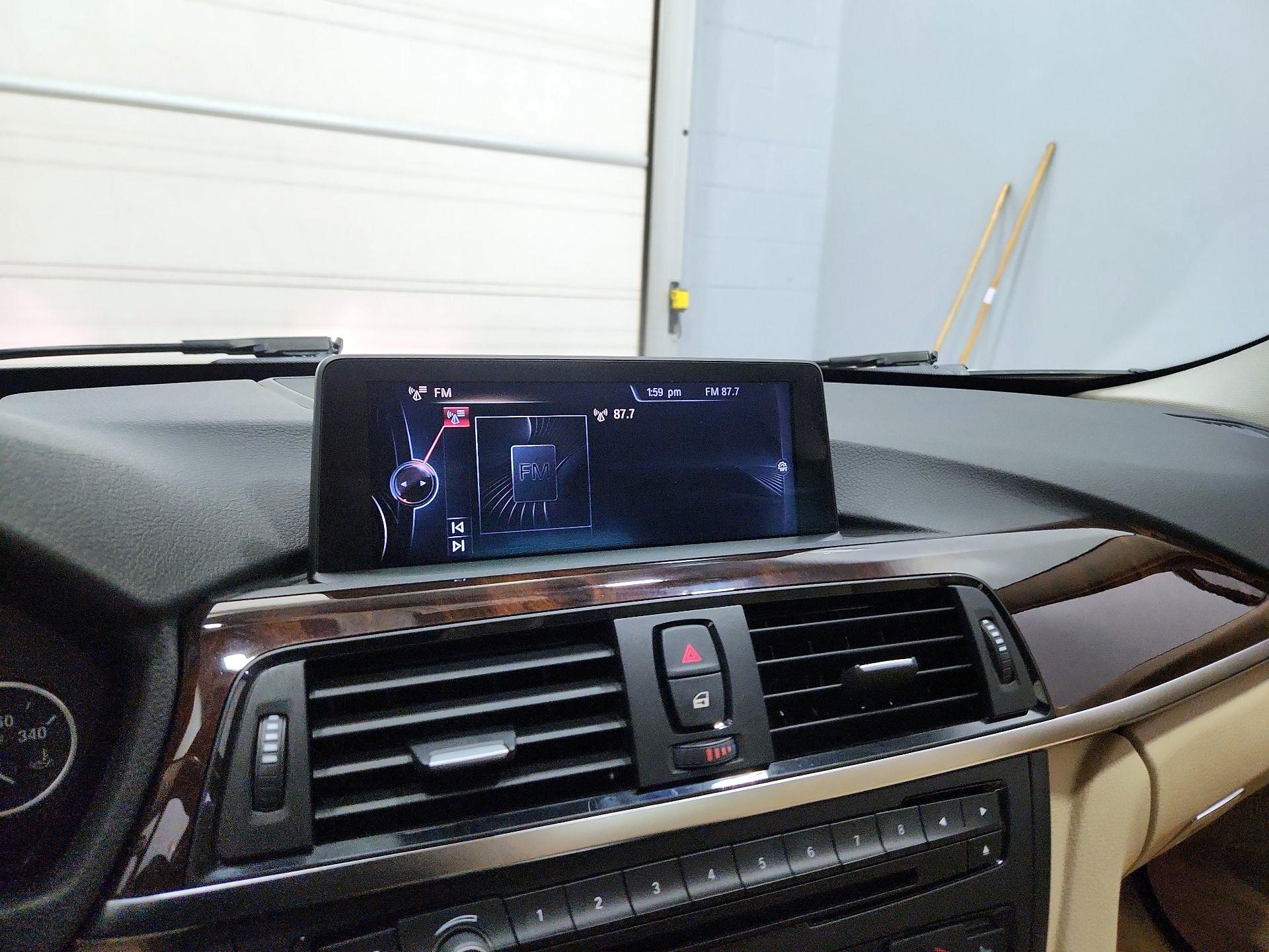 Thumbnail: 2015 BMW 3 Series - 16