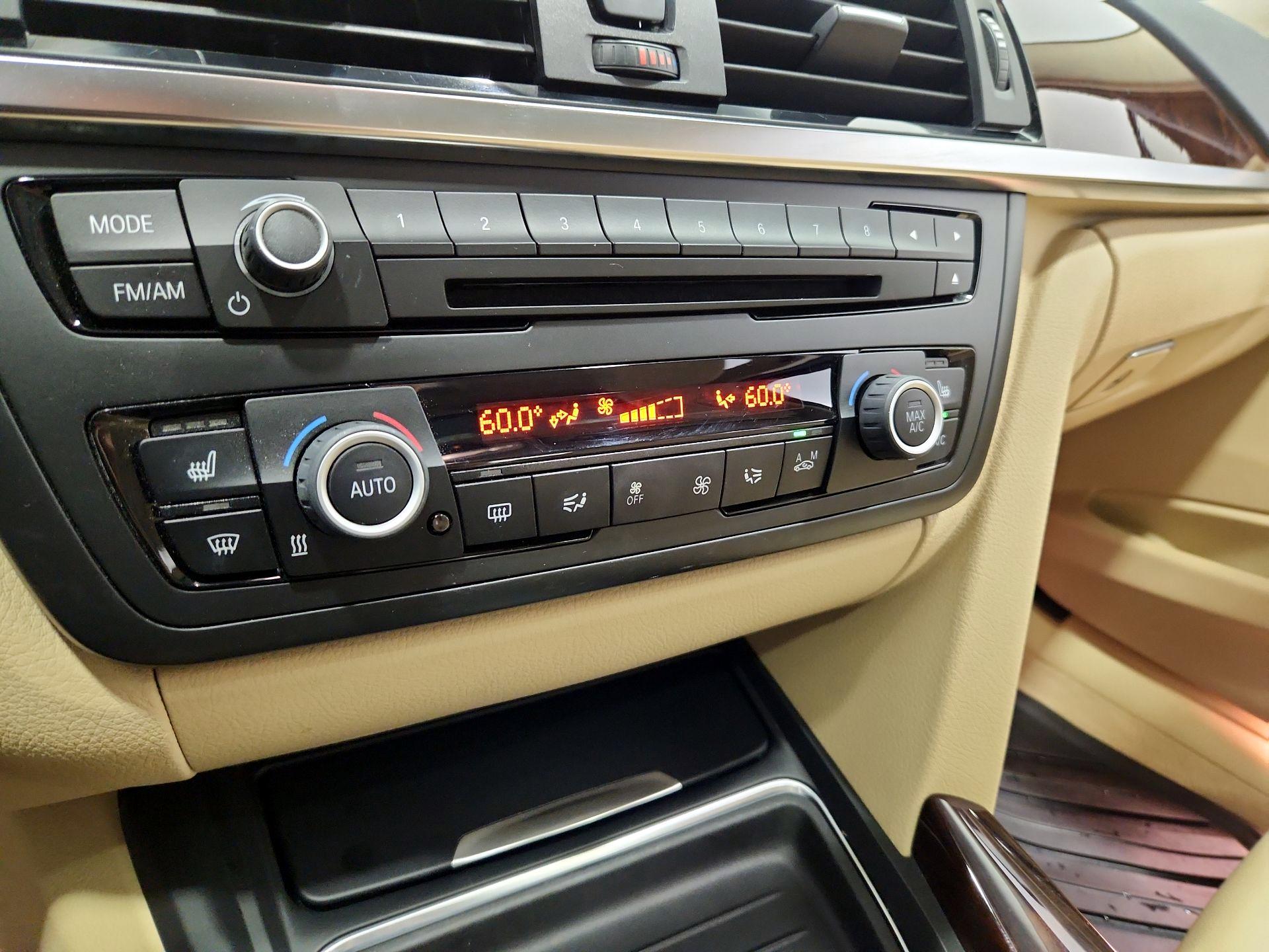 Thumbnail: 2015 BMW 3 Series - 17