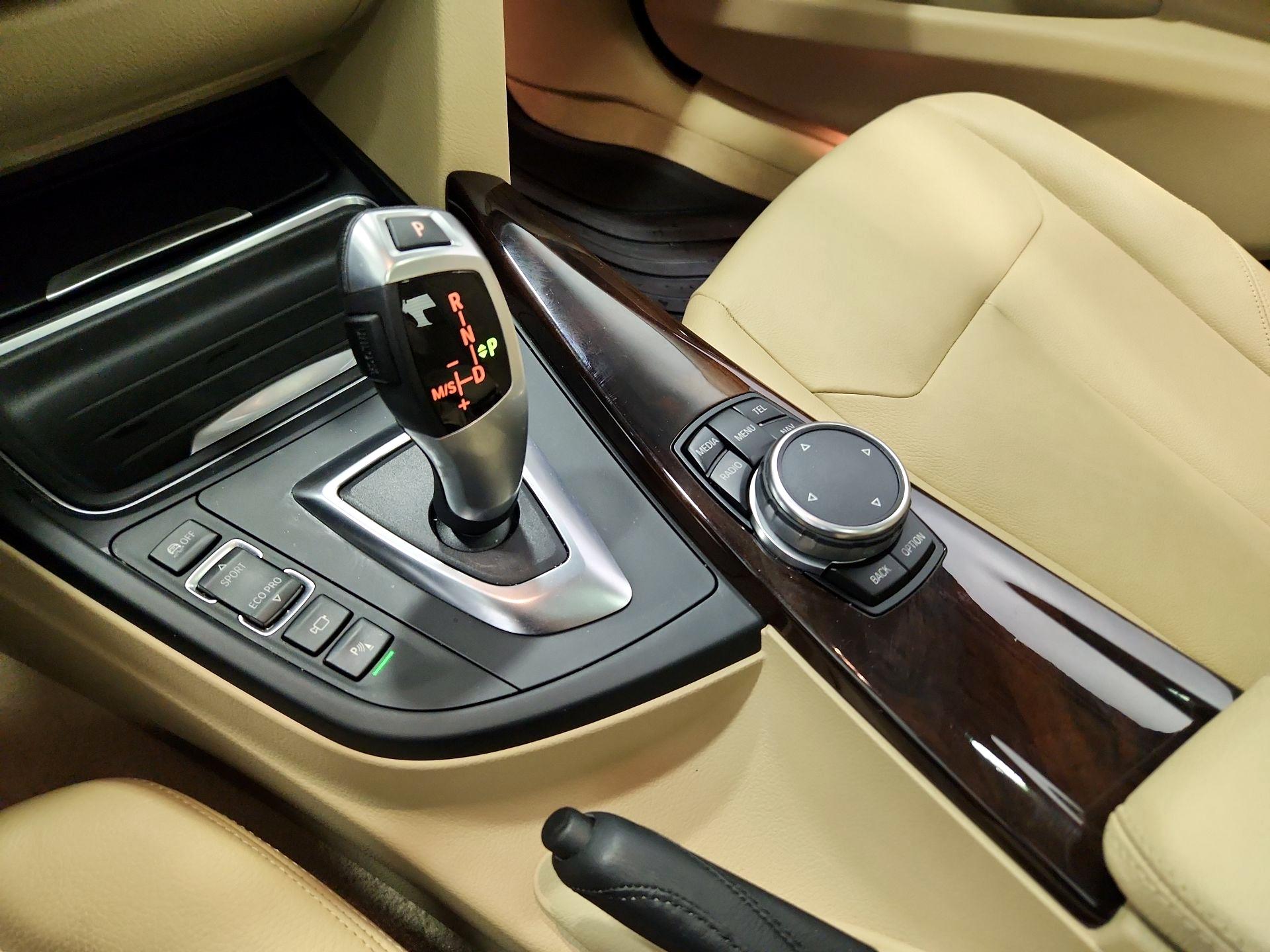 Thumbnail: 2015 BMW 3 Series - 18