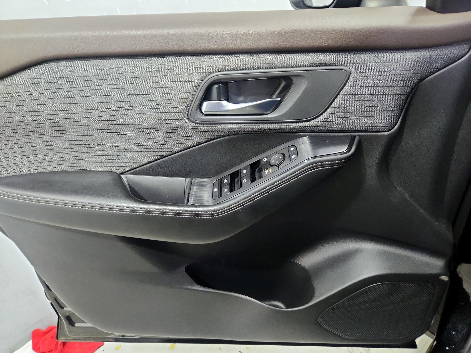 Thumbnail: 2023 Nissan Rogue - 12