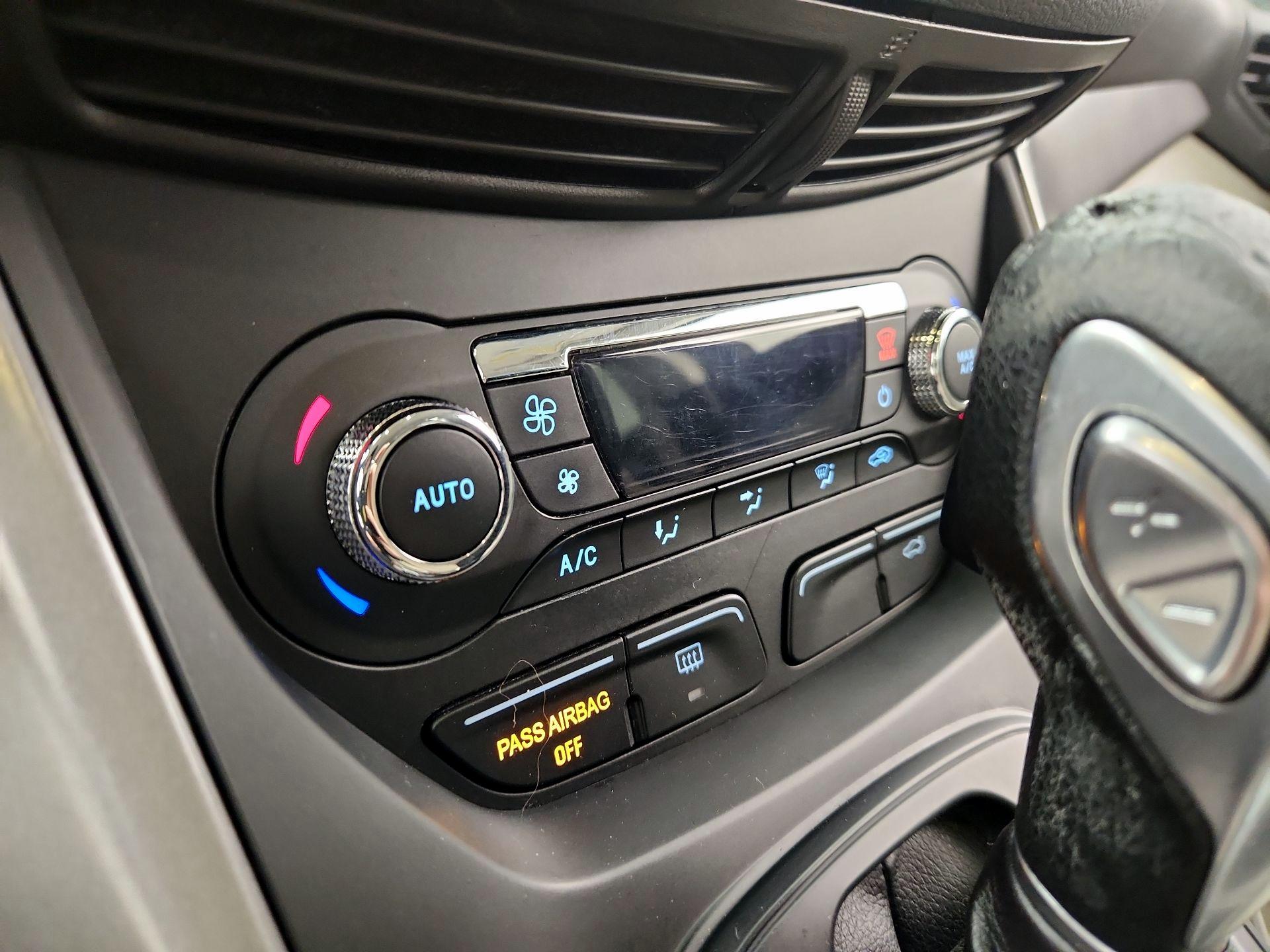 Thumbnail: 2015 Ford Escape - 16