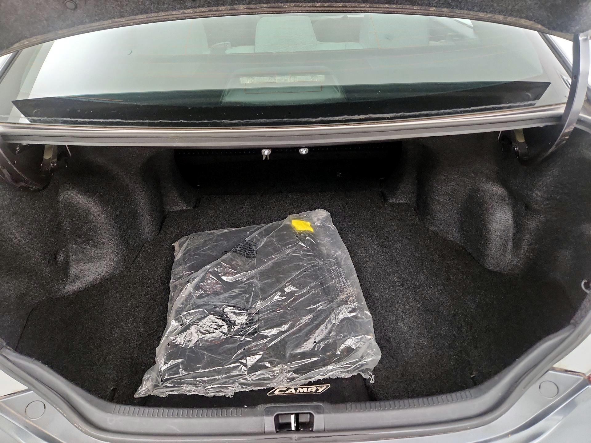 Thumbnail: 2014 Toyota Camry - 20