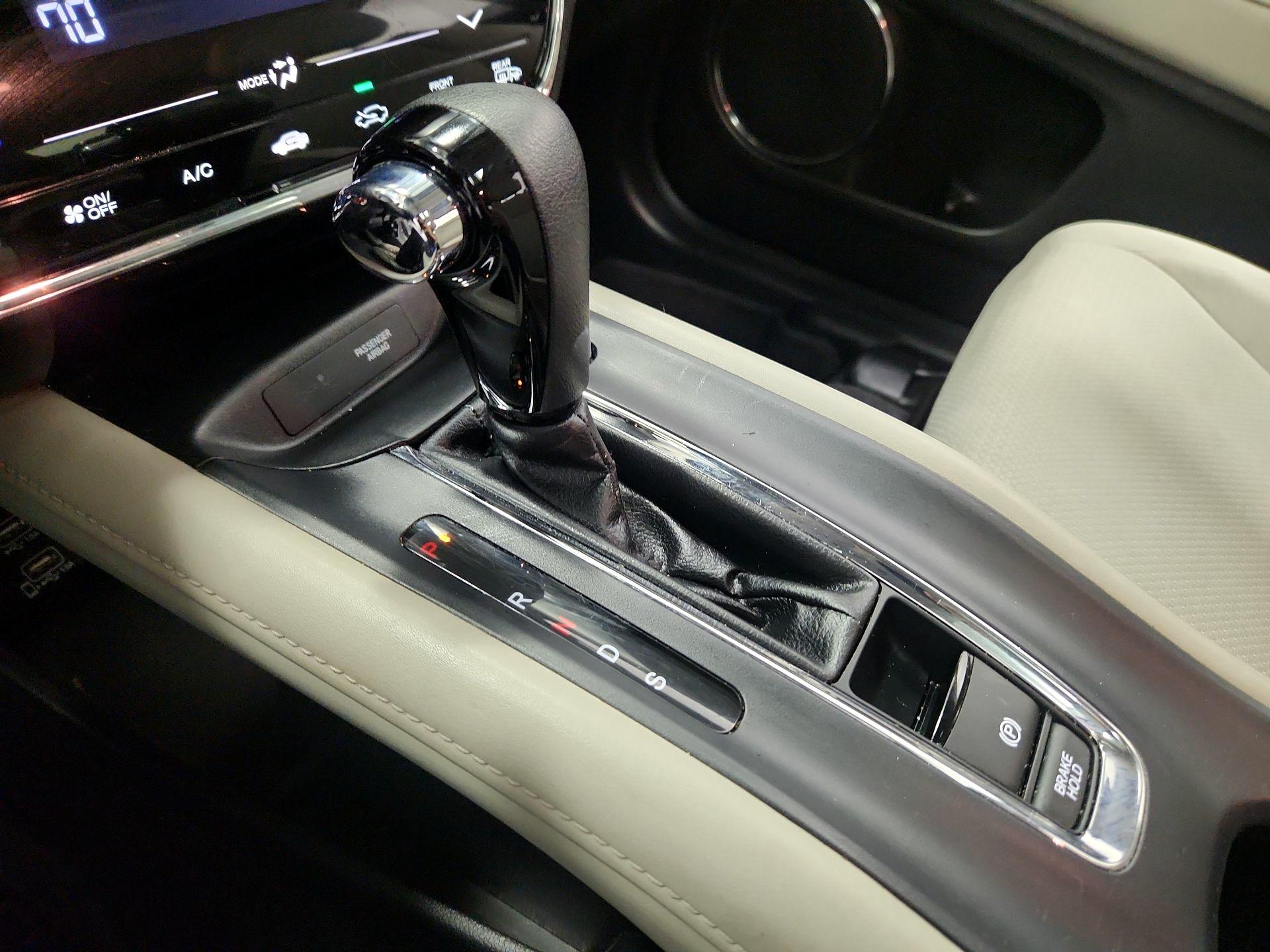 Thumbnail: 2019 Honda HR-V - 17