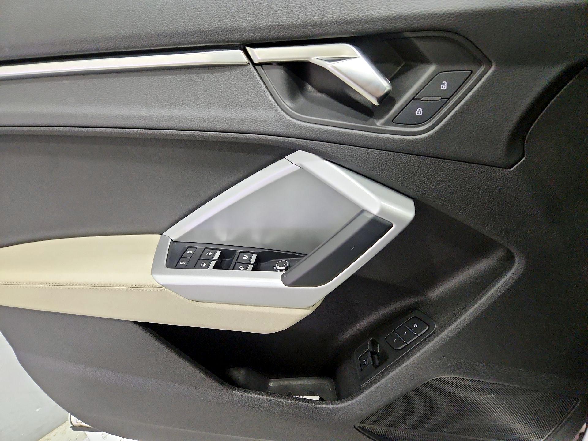 Thumbnail: 2022 Audi Q3 - 12