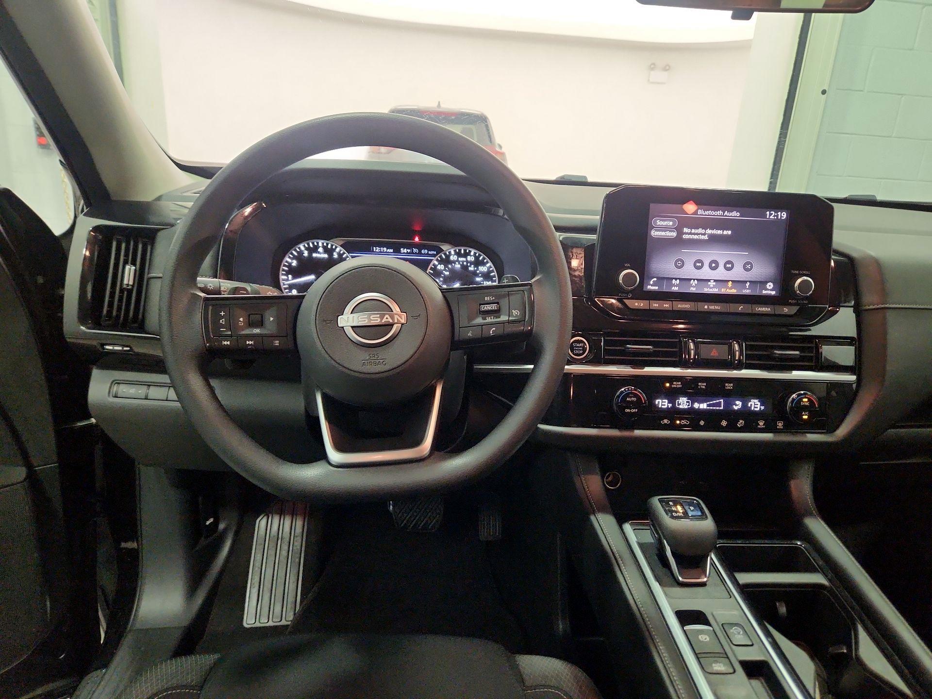 Thumbnail: 2022 Nissan Pathfinder - 10