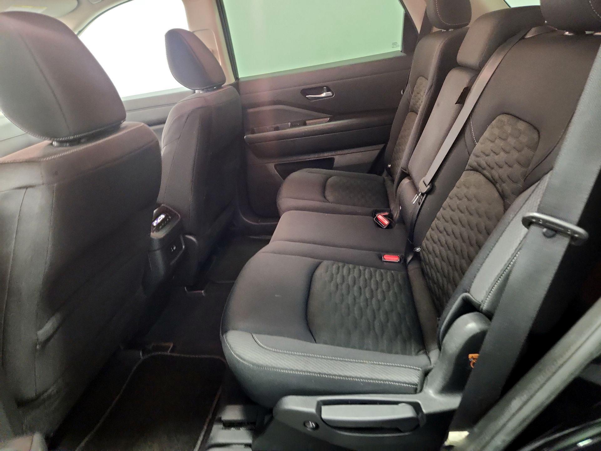 Thumbnail: 2022 Nissan Pathfinder - 18