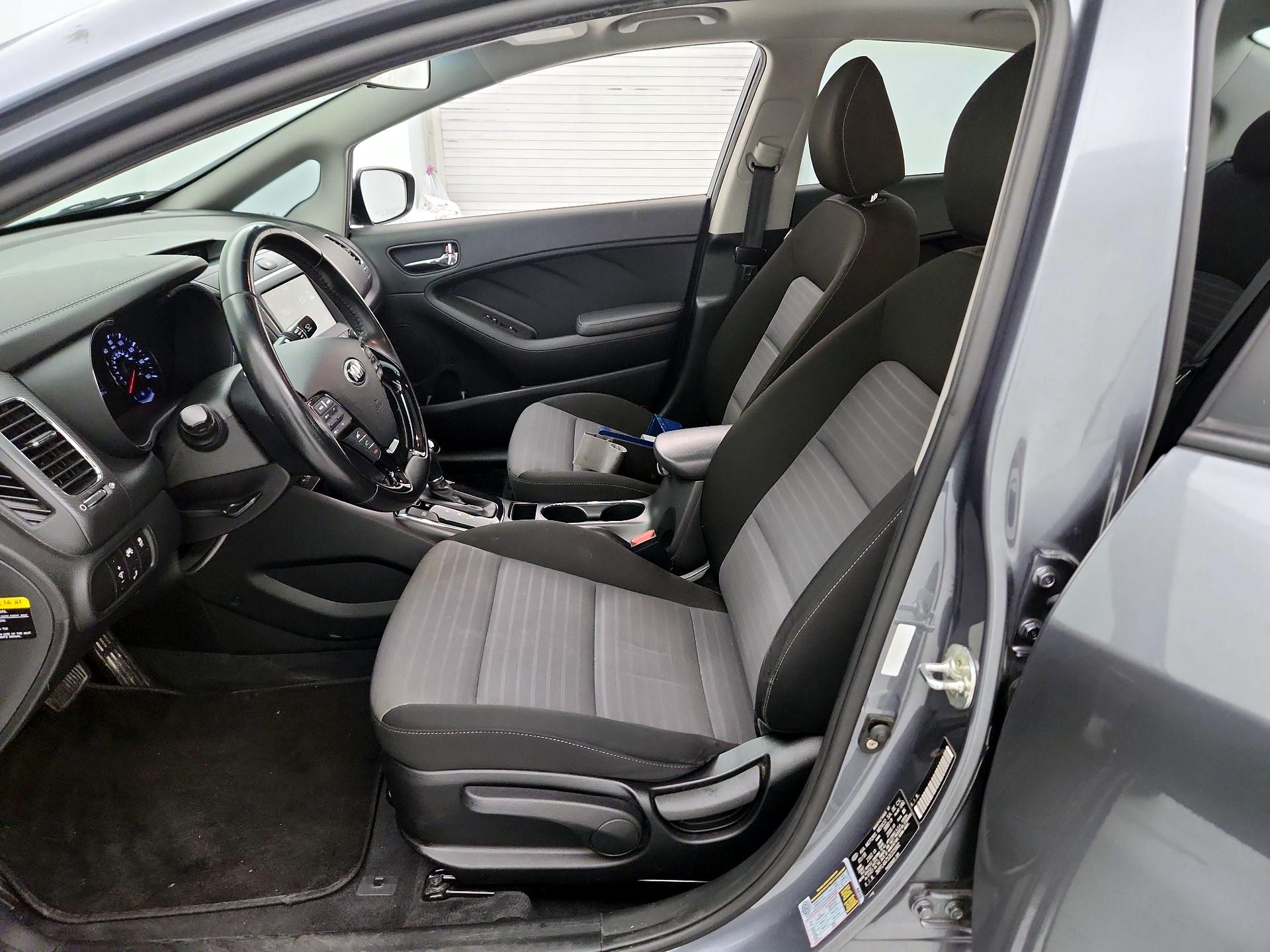 Thumbnail: 2018 Kia Forte - 11