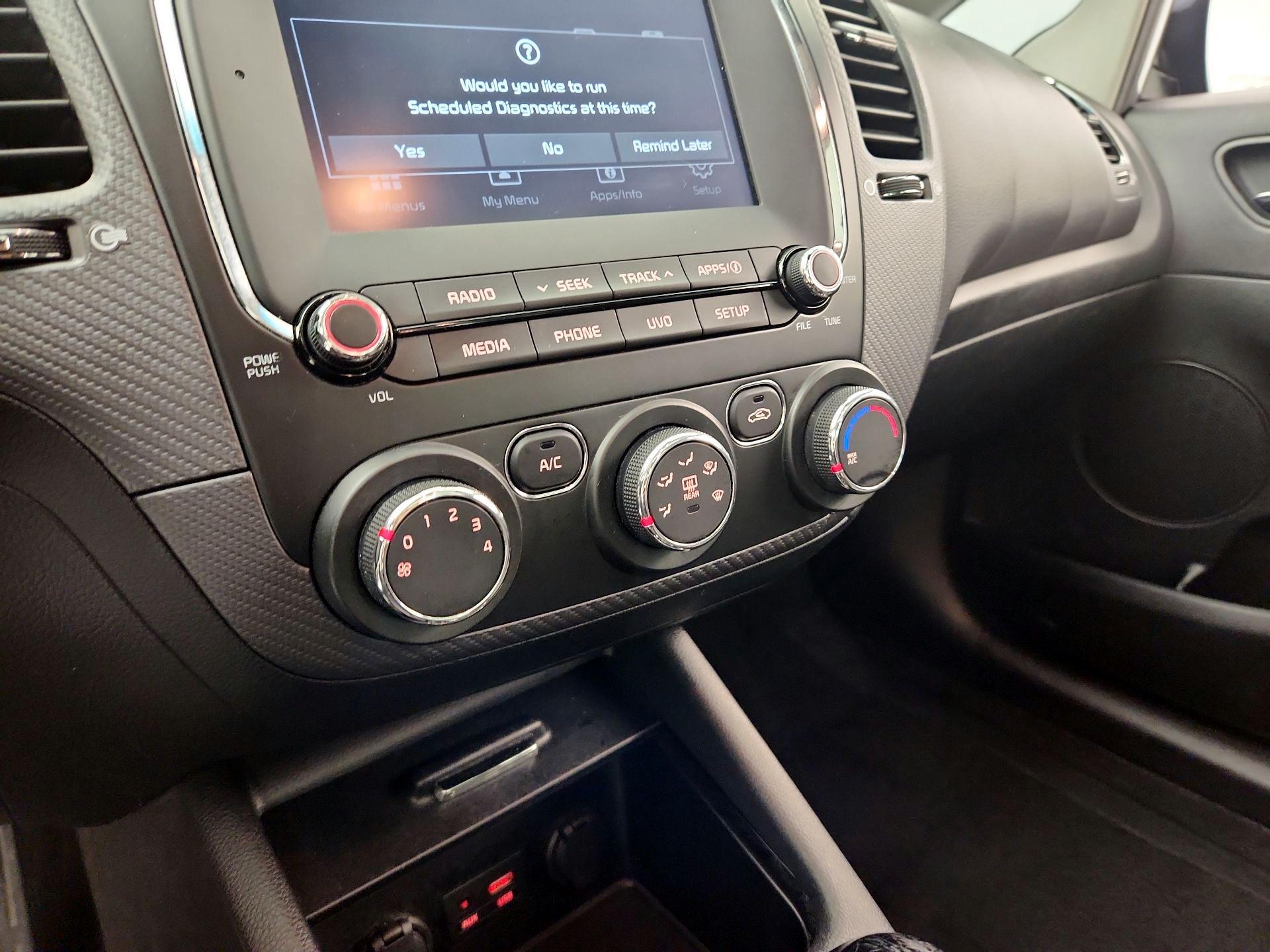 Thumbnail: 2018 Kia Forte - 16