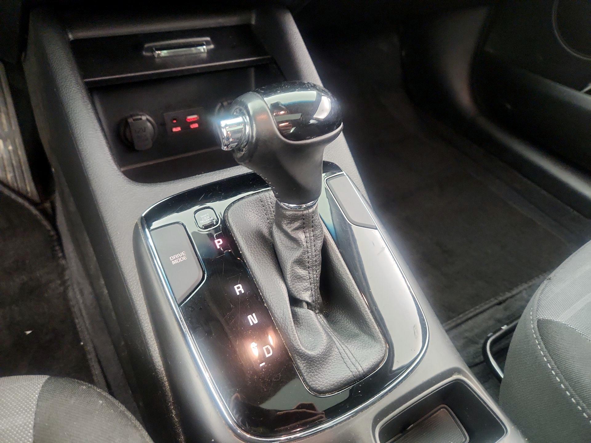 Thumbnail: 2018 Kia Forte - 17