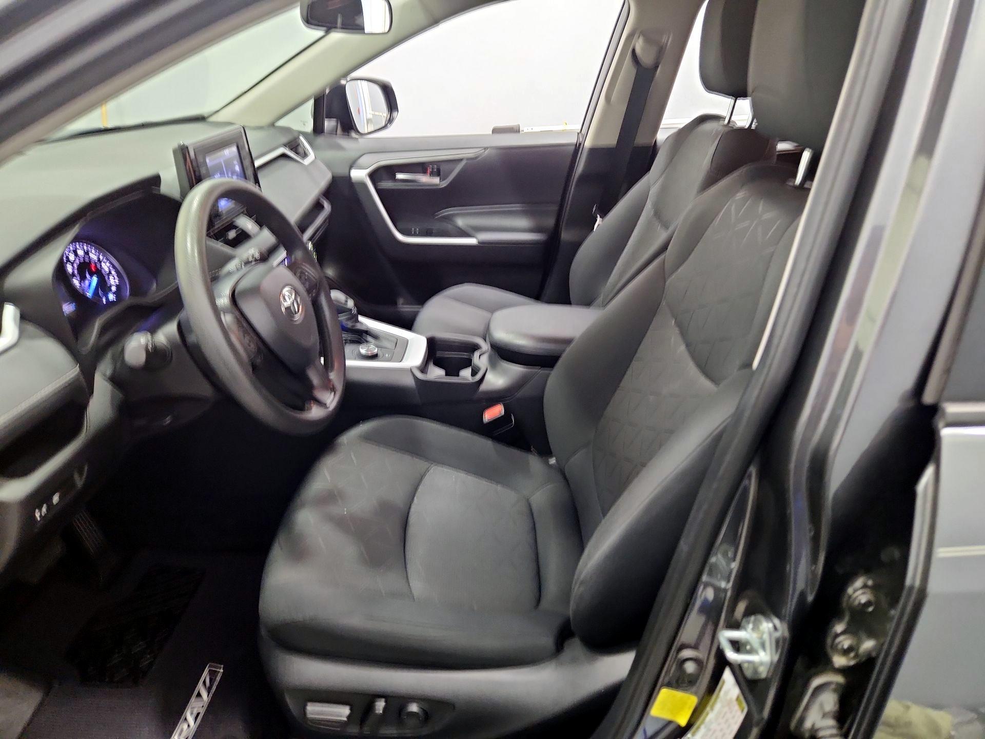 Thumbnail: 2021 Toyota RAV4 - 11