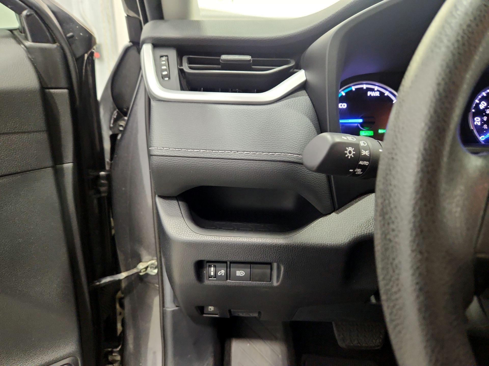 Thumbnail: 2021 Toyota RAV4 - 13