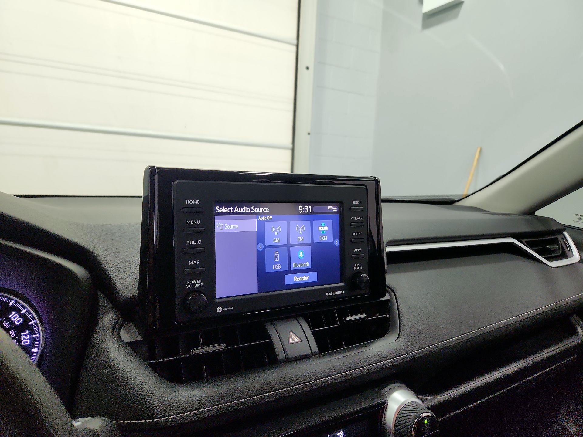 Thumbnail: 2021 Toyota RAV4 - 15