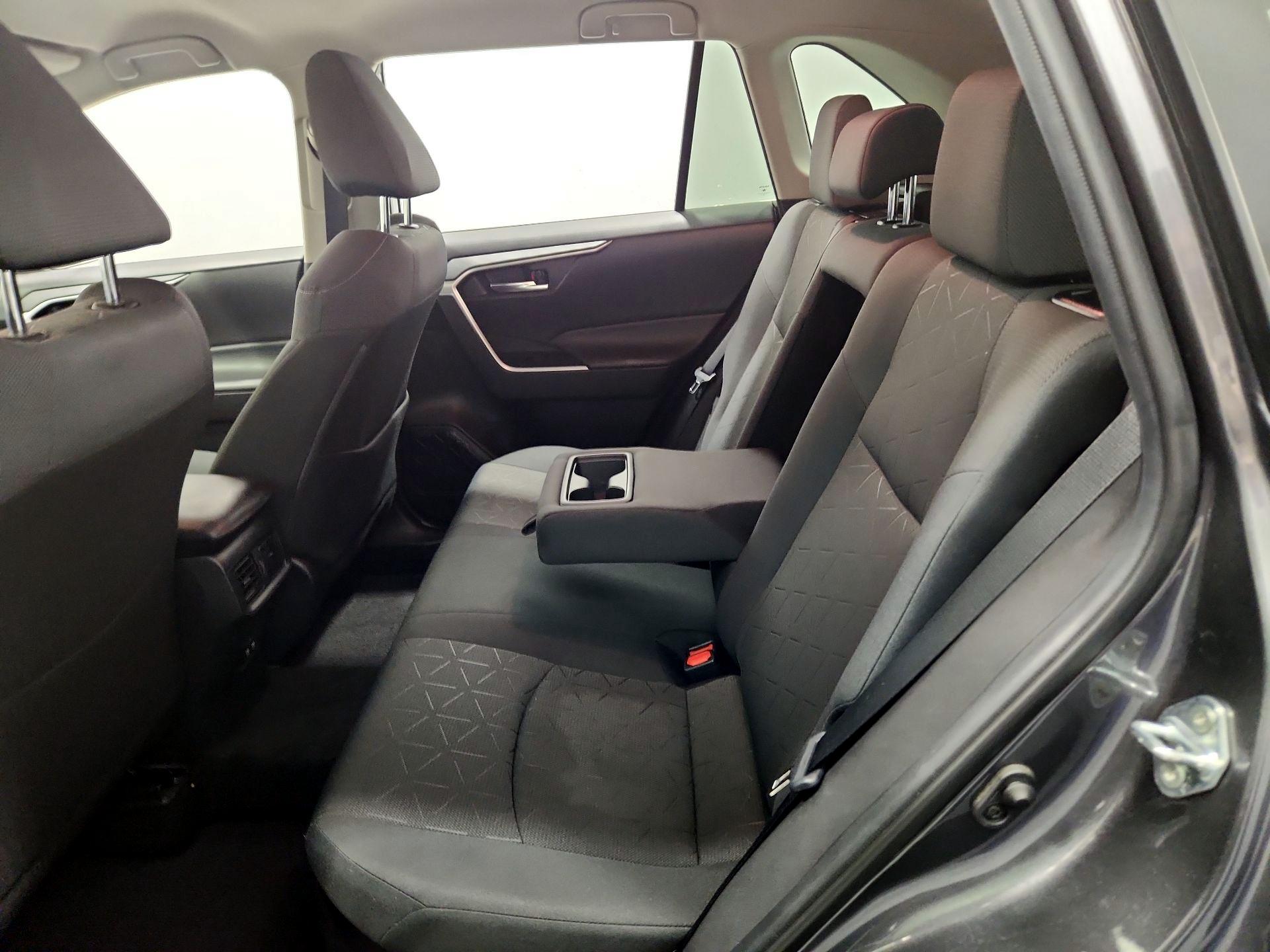 Thumbnail: 2021 Toyota RAV4 - 19