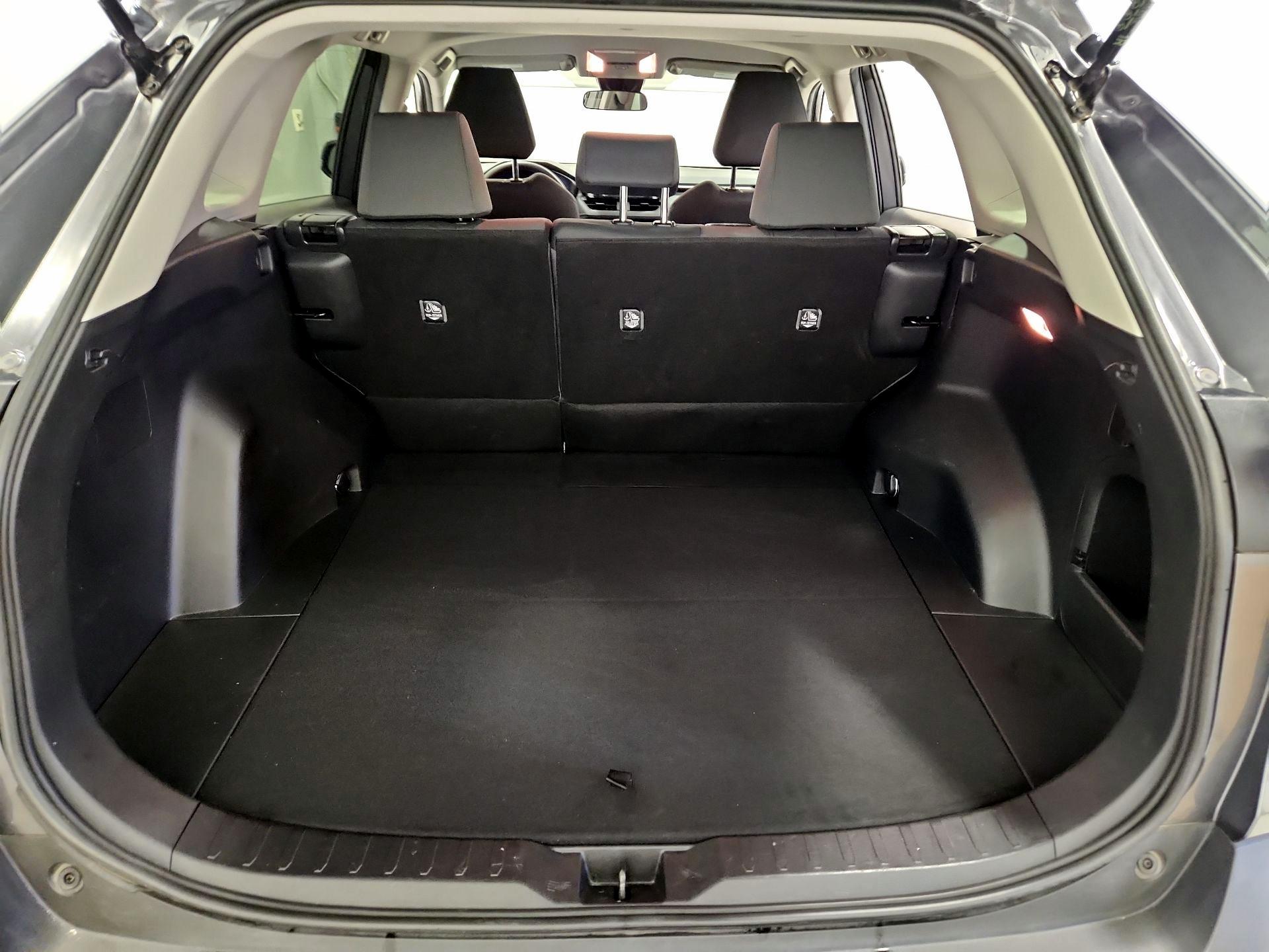 Thumbnail: 2021 Toyota RAV4 - 20