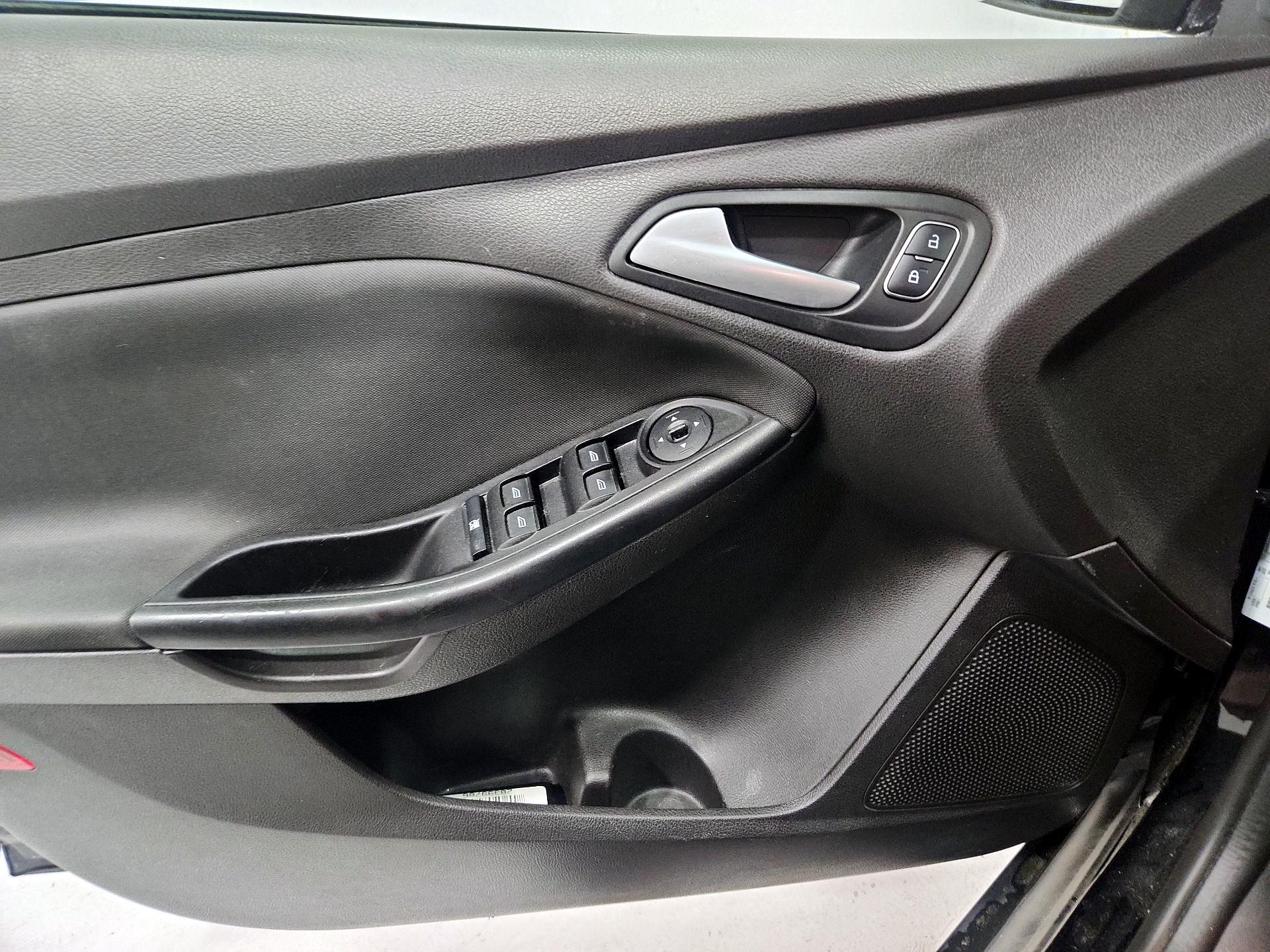 Thumbnail: 2017 Ford Focus - 12