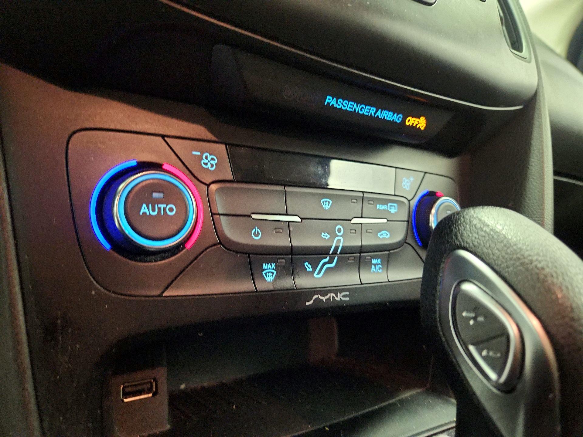 Thumbnail: 2017 Ford Focus - 16