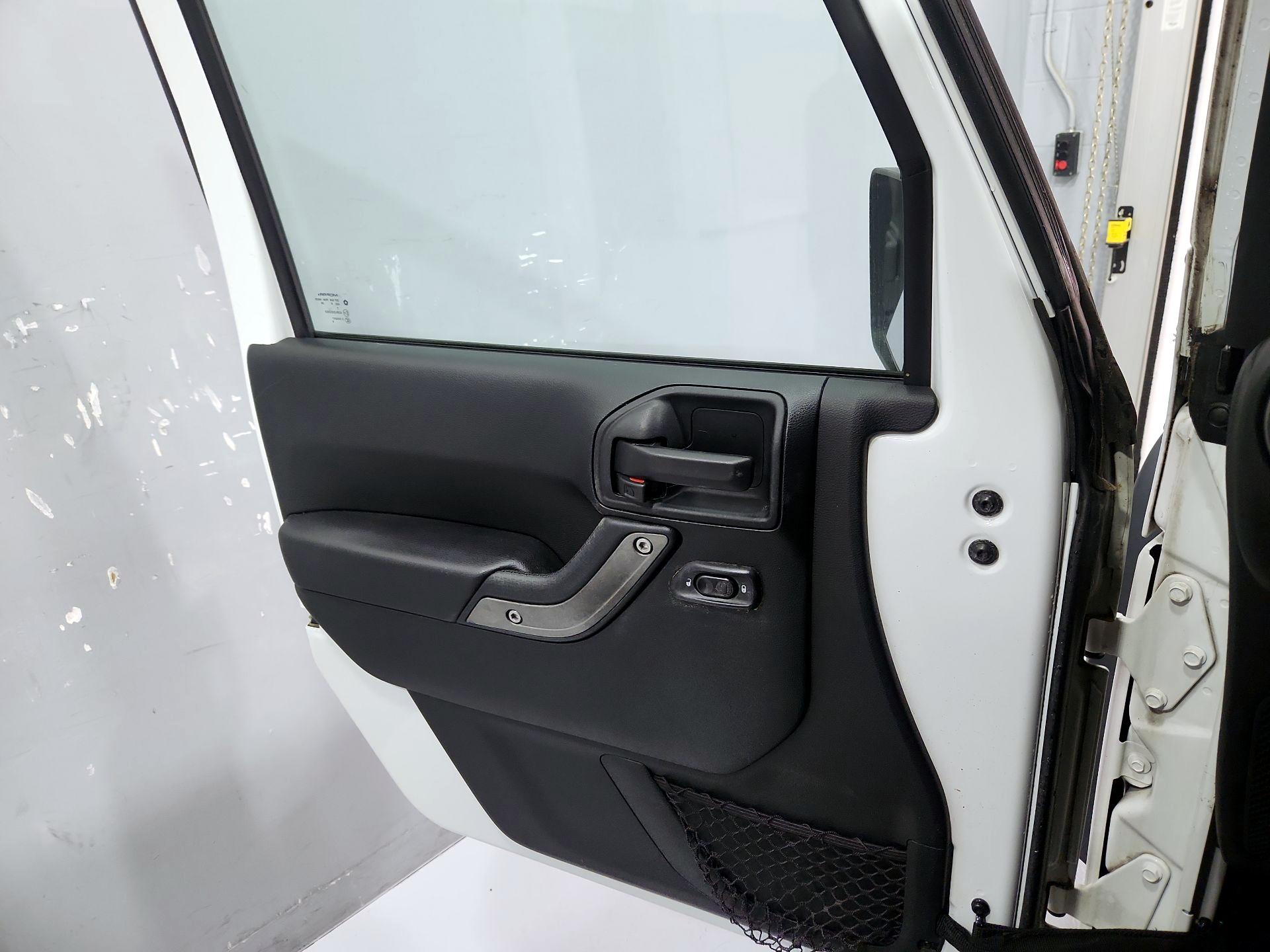 Thumbnail: 2018 Jeep Wrangler - 12