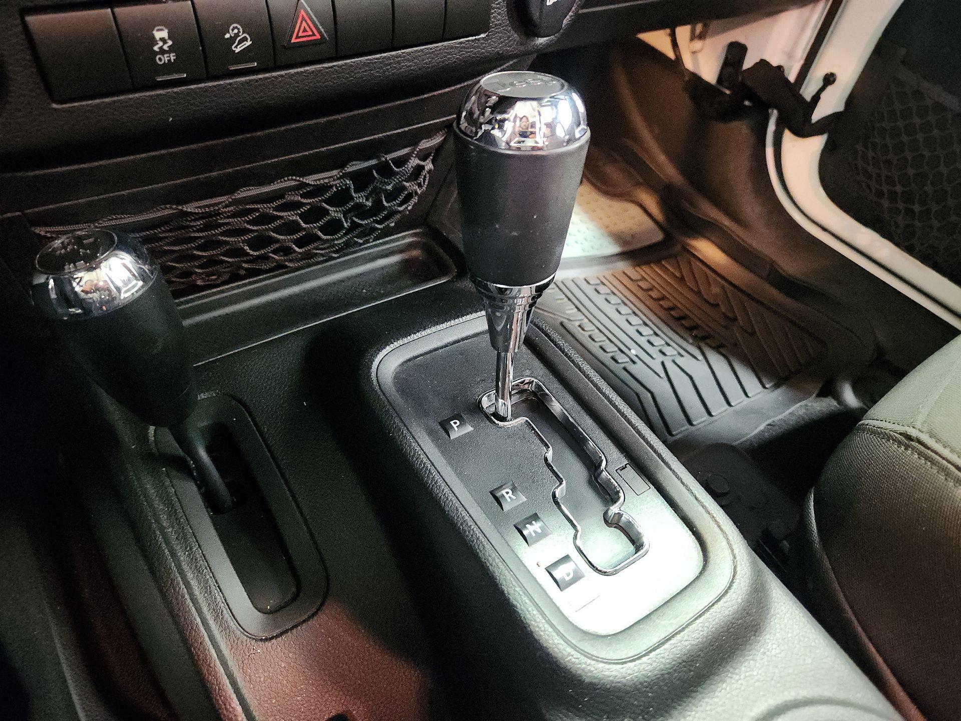 Thumbnail: 2018 Jeep Wrangler - 16