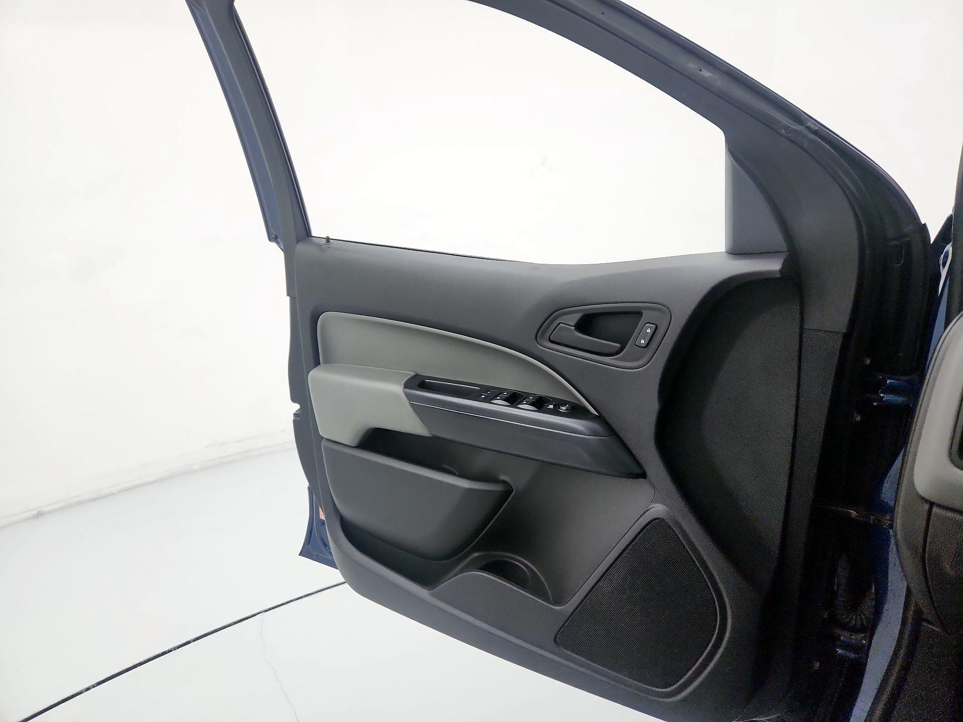 Thumbnail: 2020 Chevrolet Colorado - 12